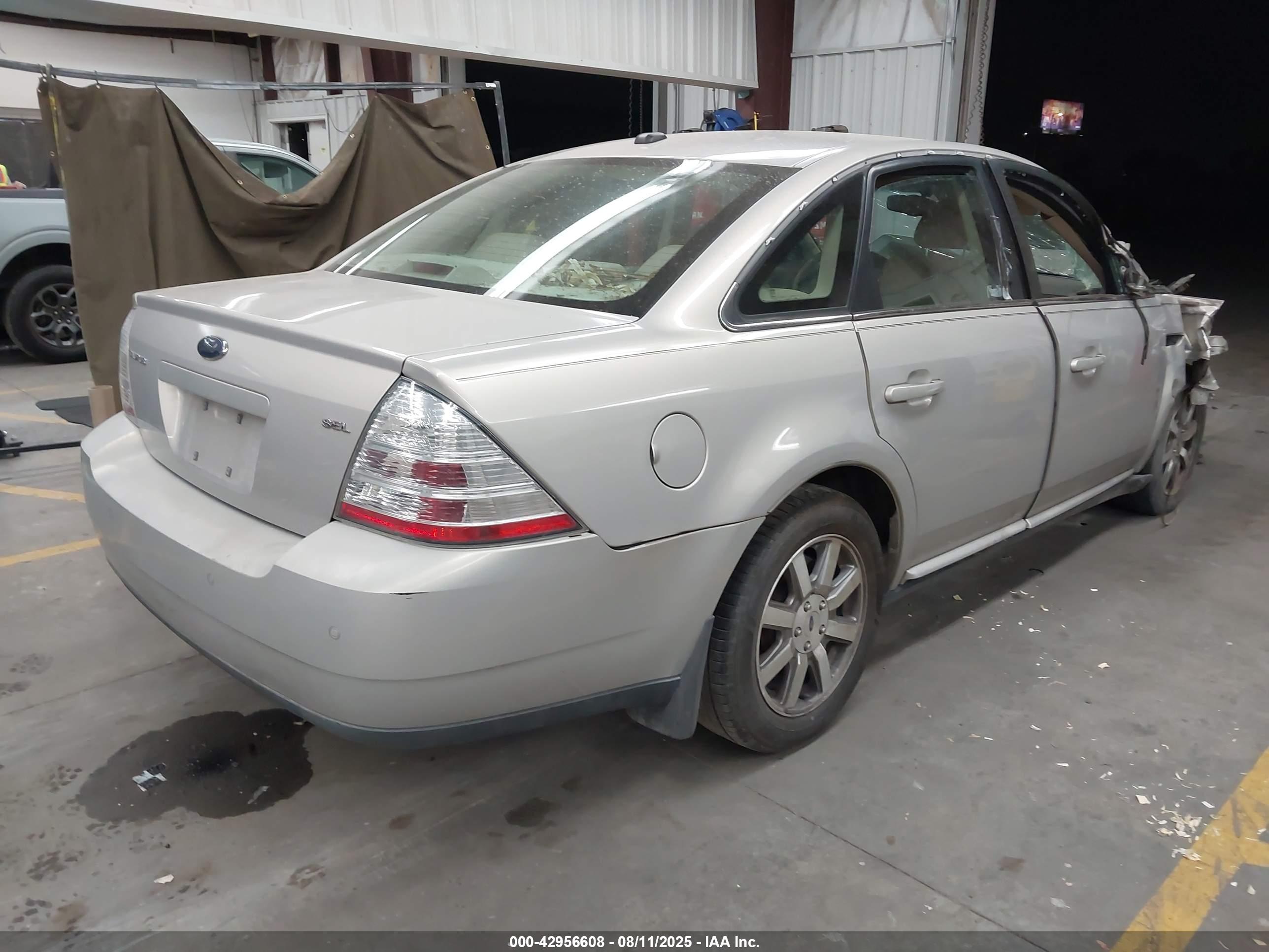 FORD TAURUS image 4
