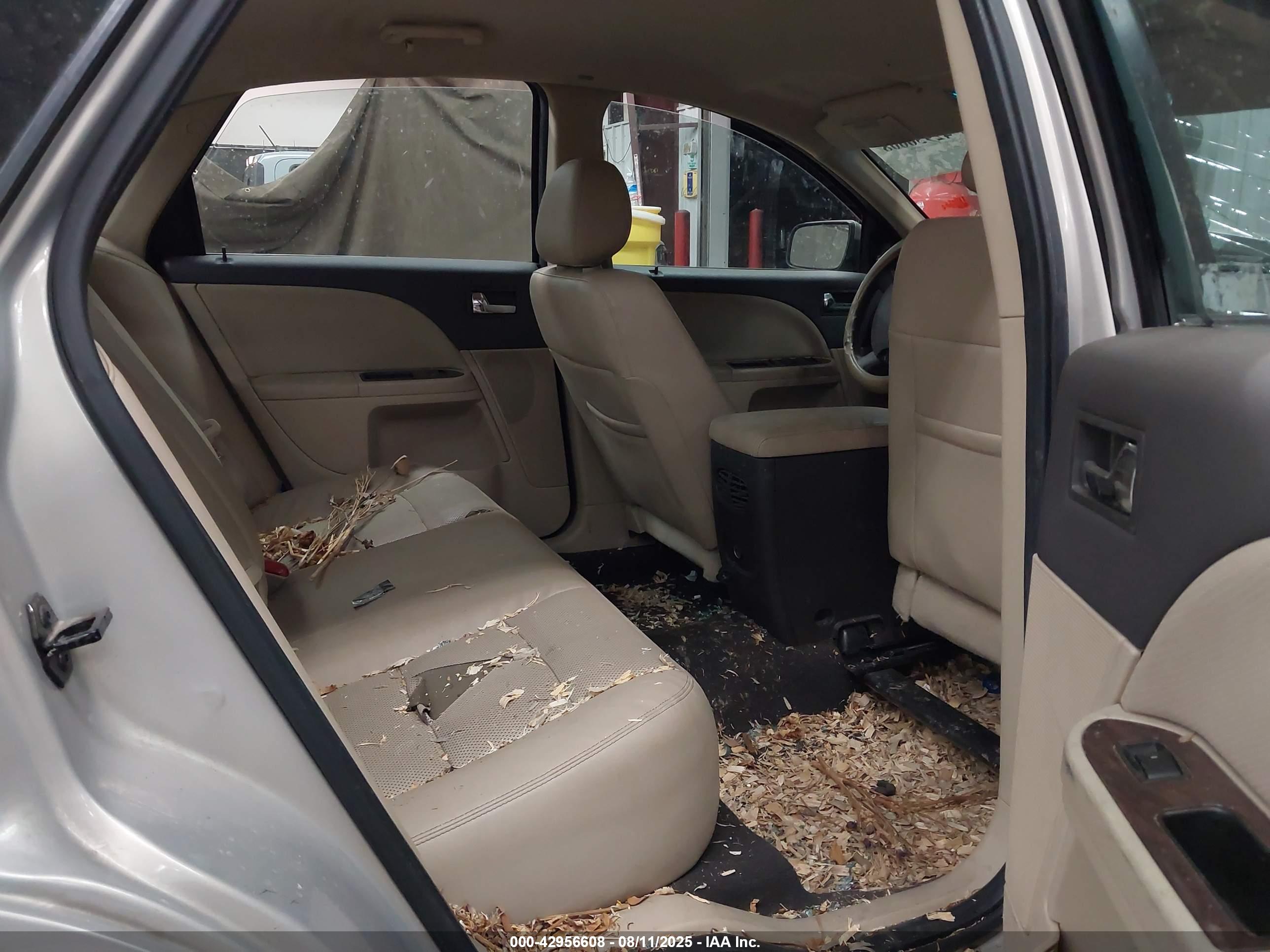 FORD TAURUS image 8