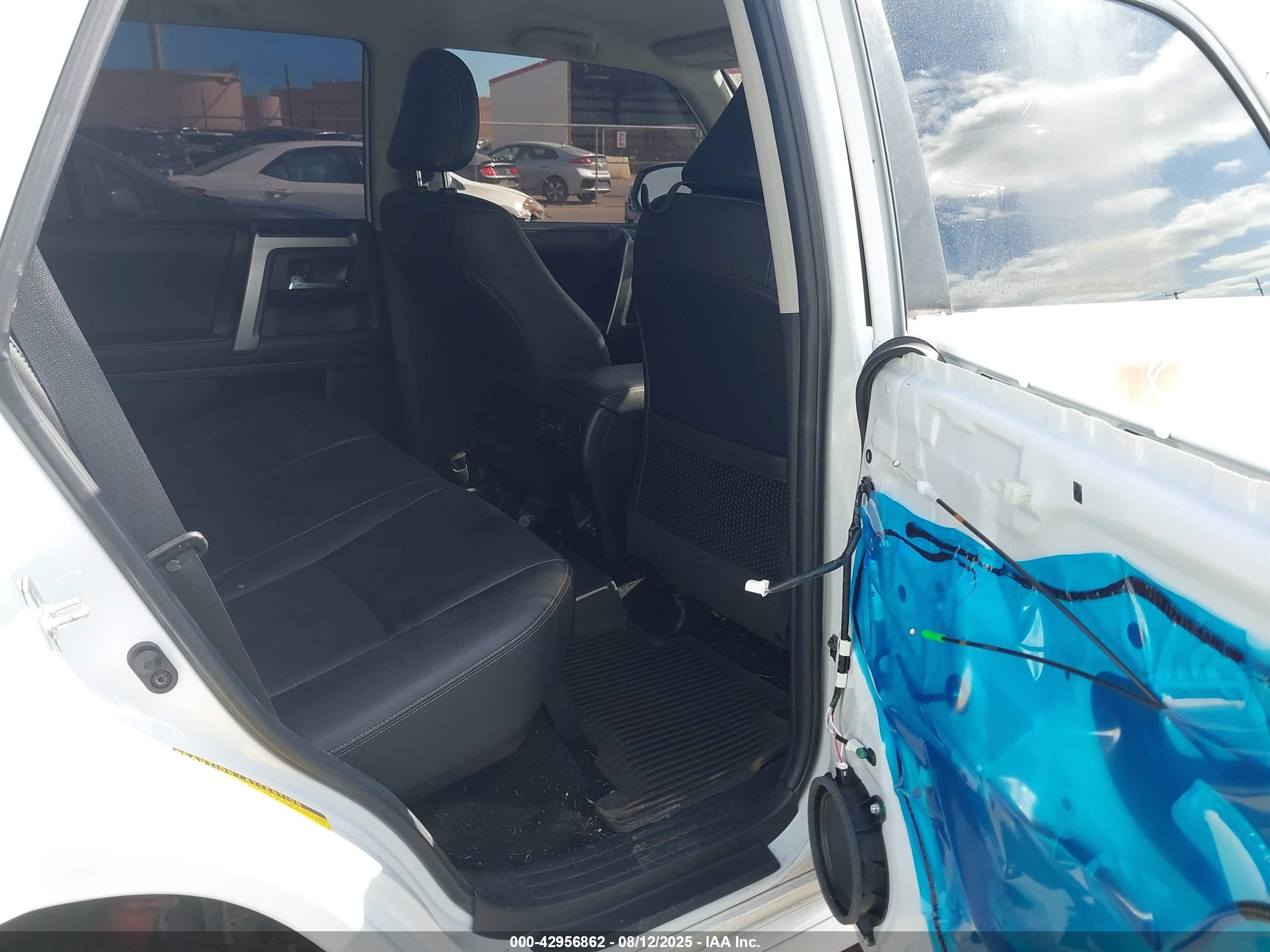 TOYOTA 4RUNNER image 8