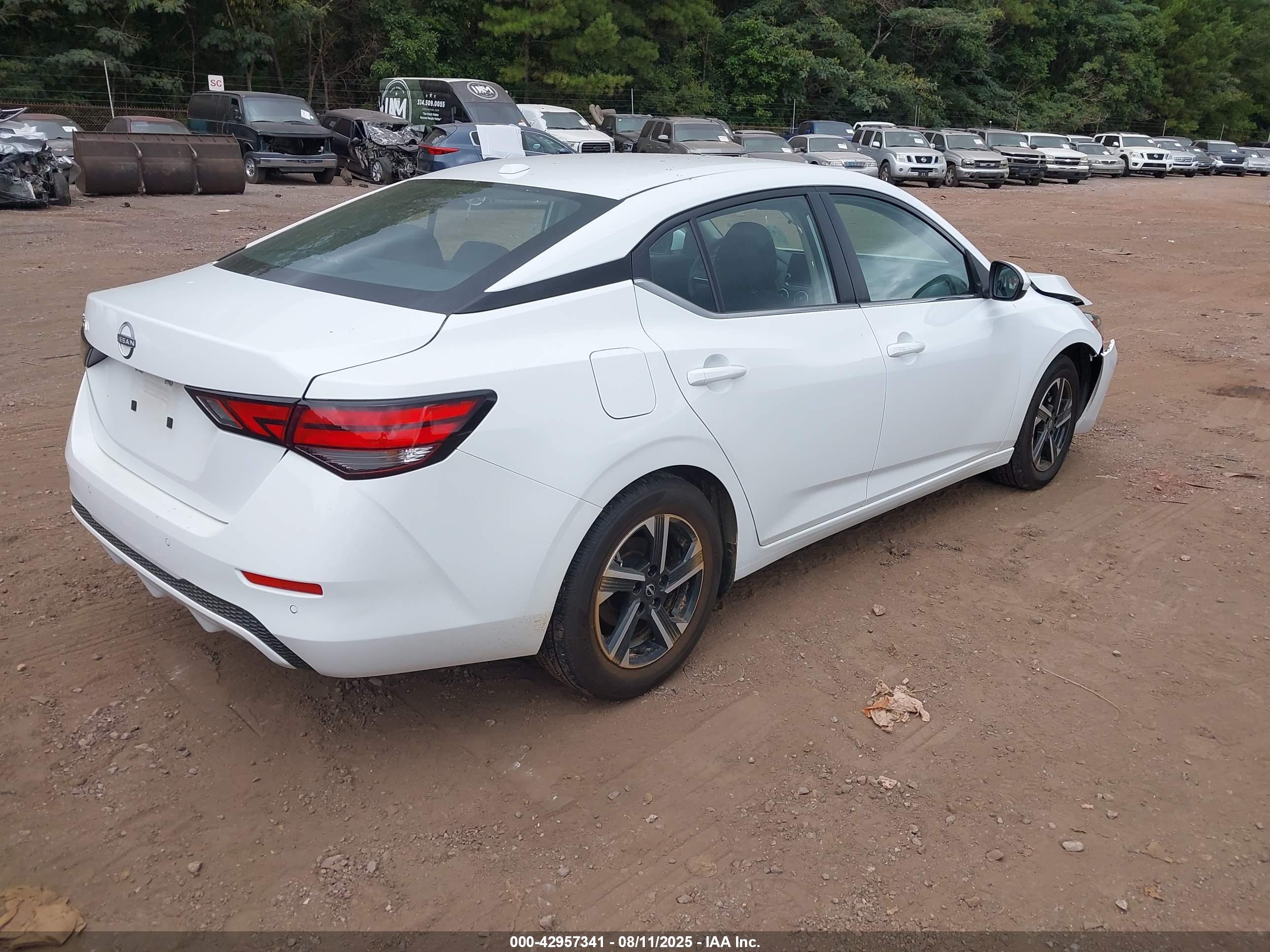 NISSAN SENTRA image 4