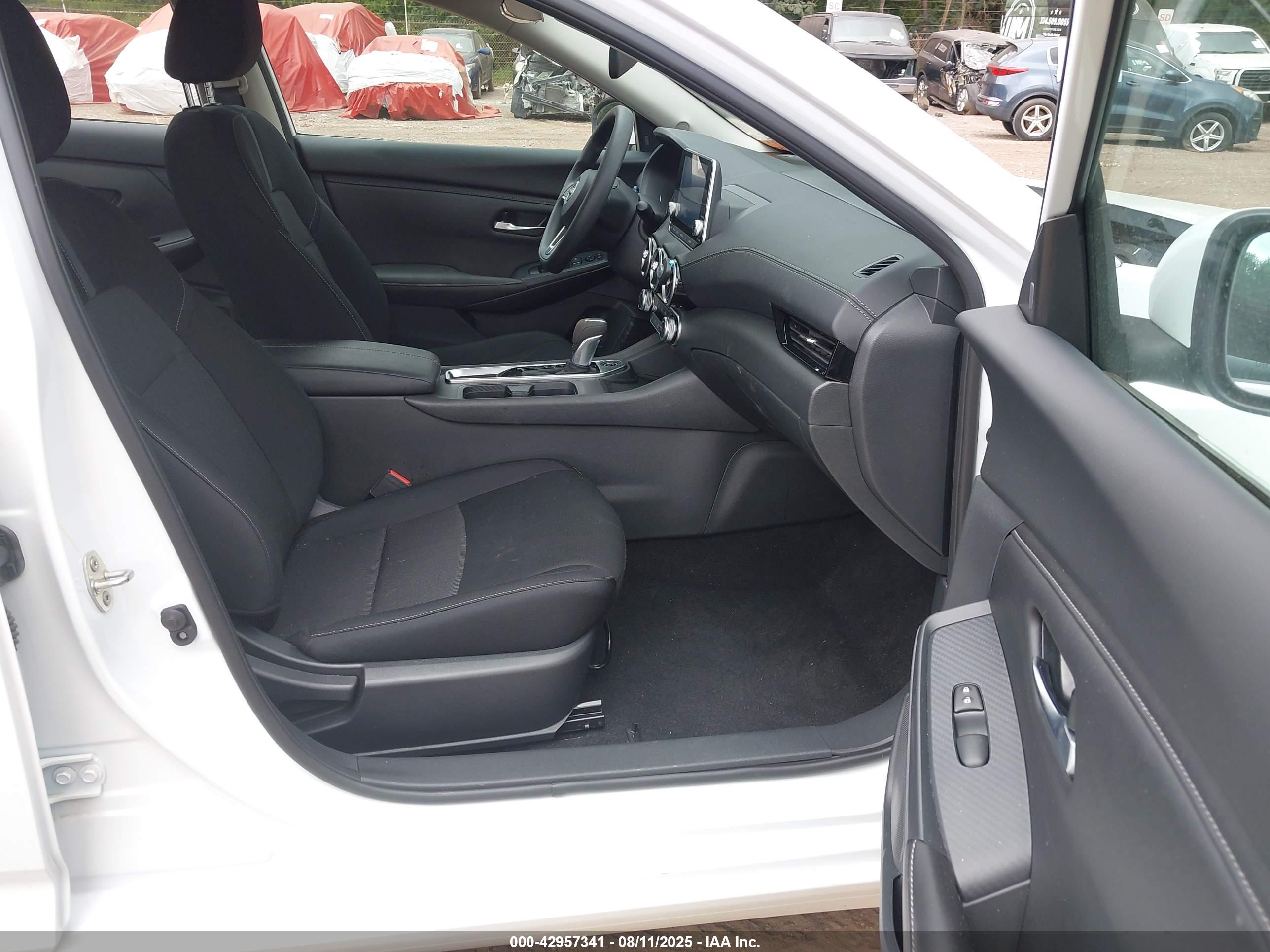 NISSAN SENTRA image 5