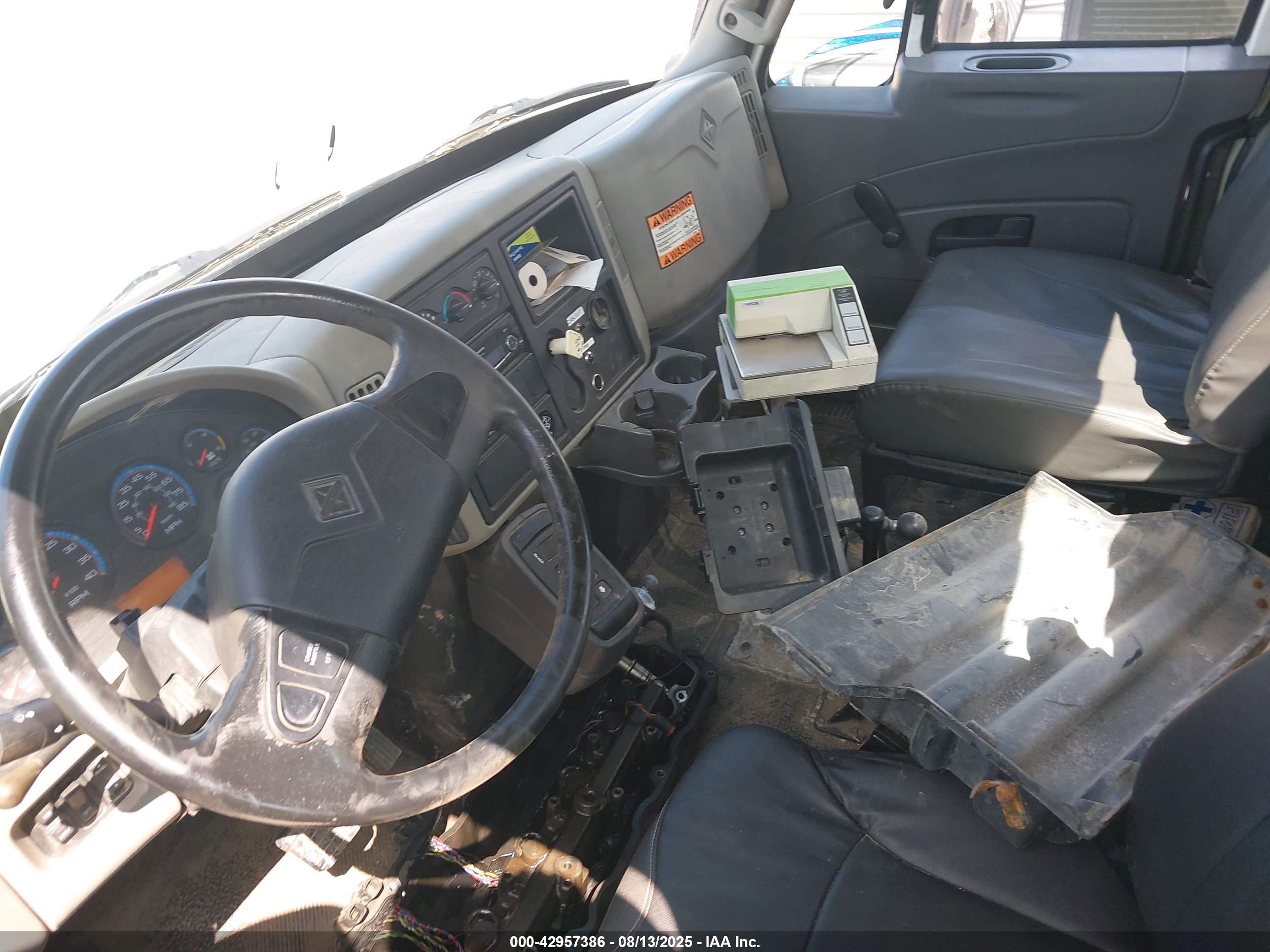 INTERNATIONAL 4000 image 7