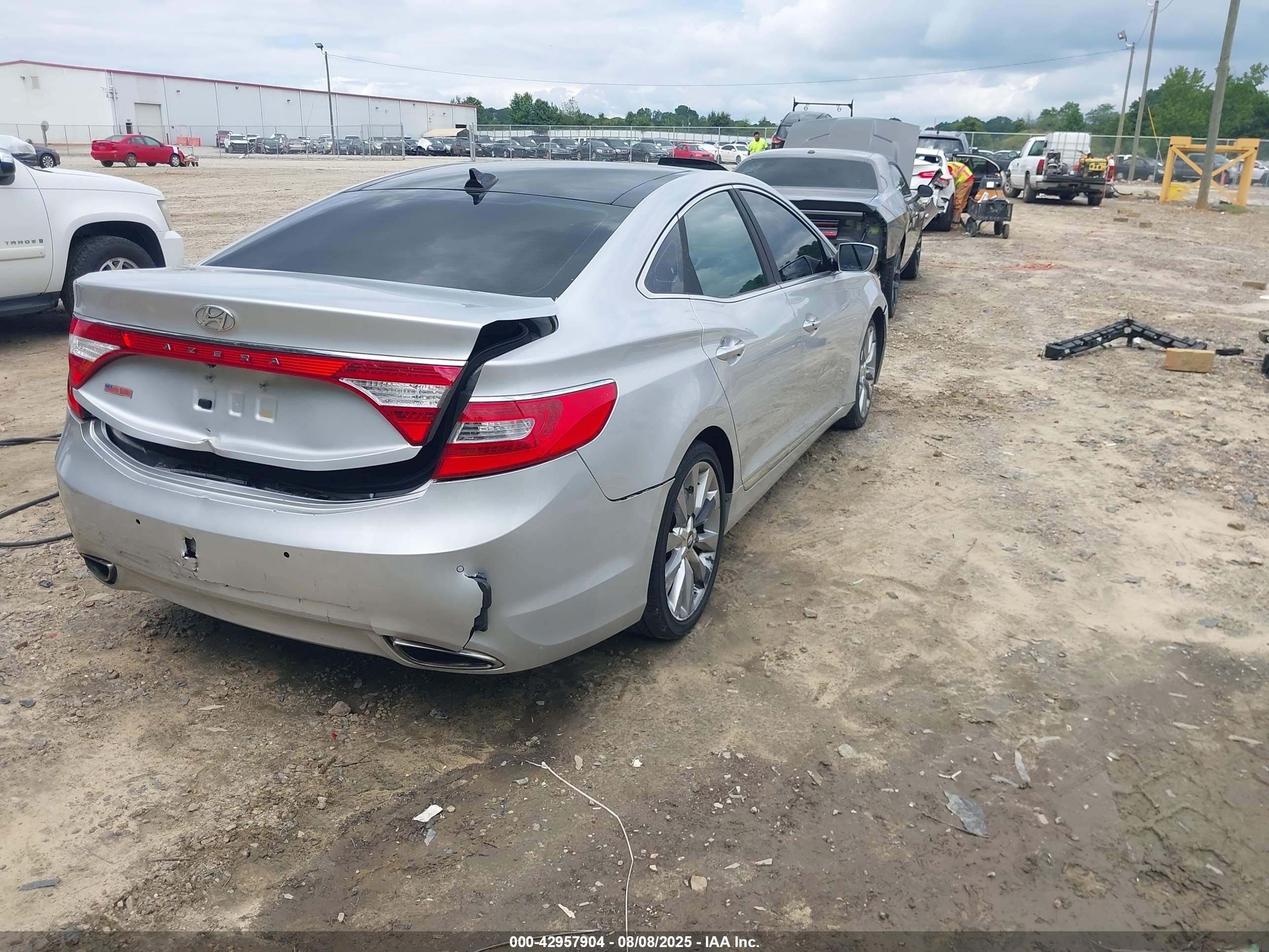 HYUNDAI AZERA image 4