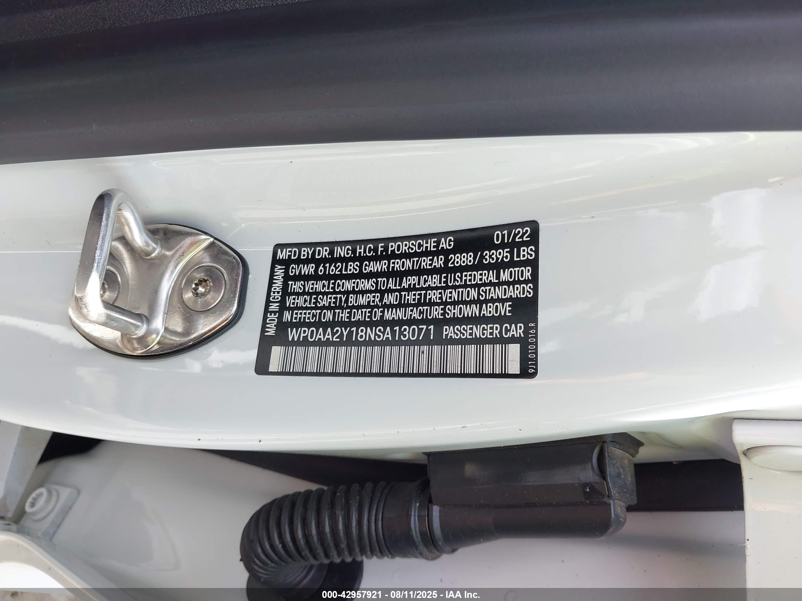PORSCHE TAYCAN image 9