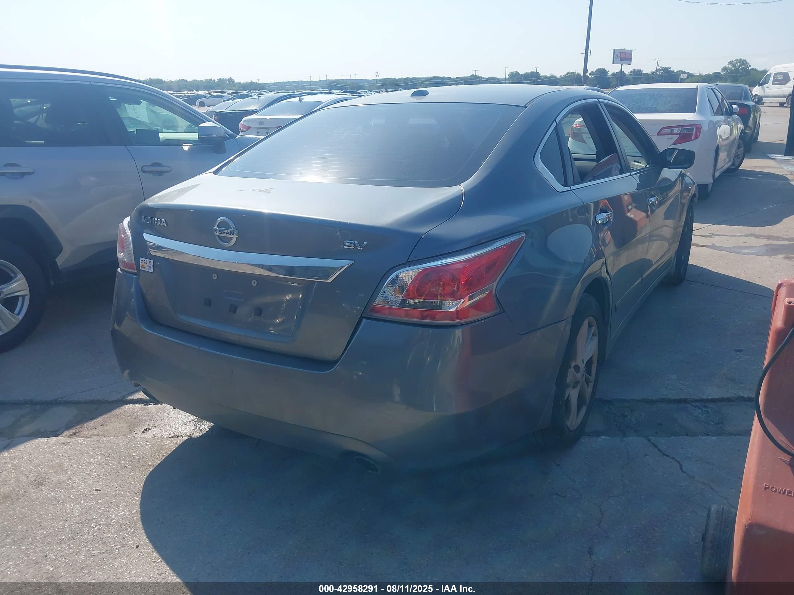NISSAN ALTIMA image 4