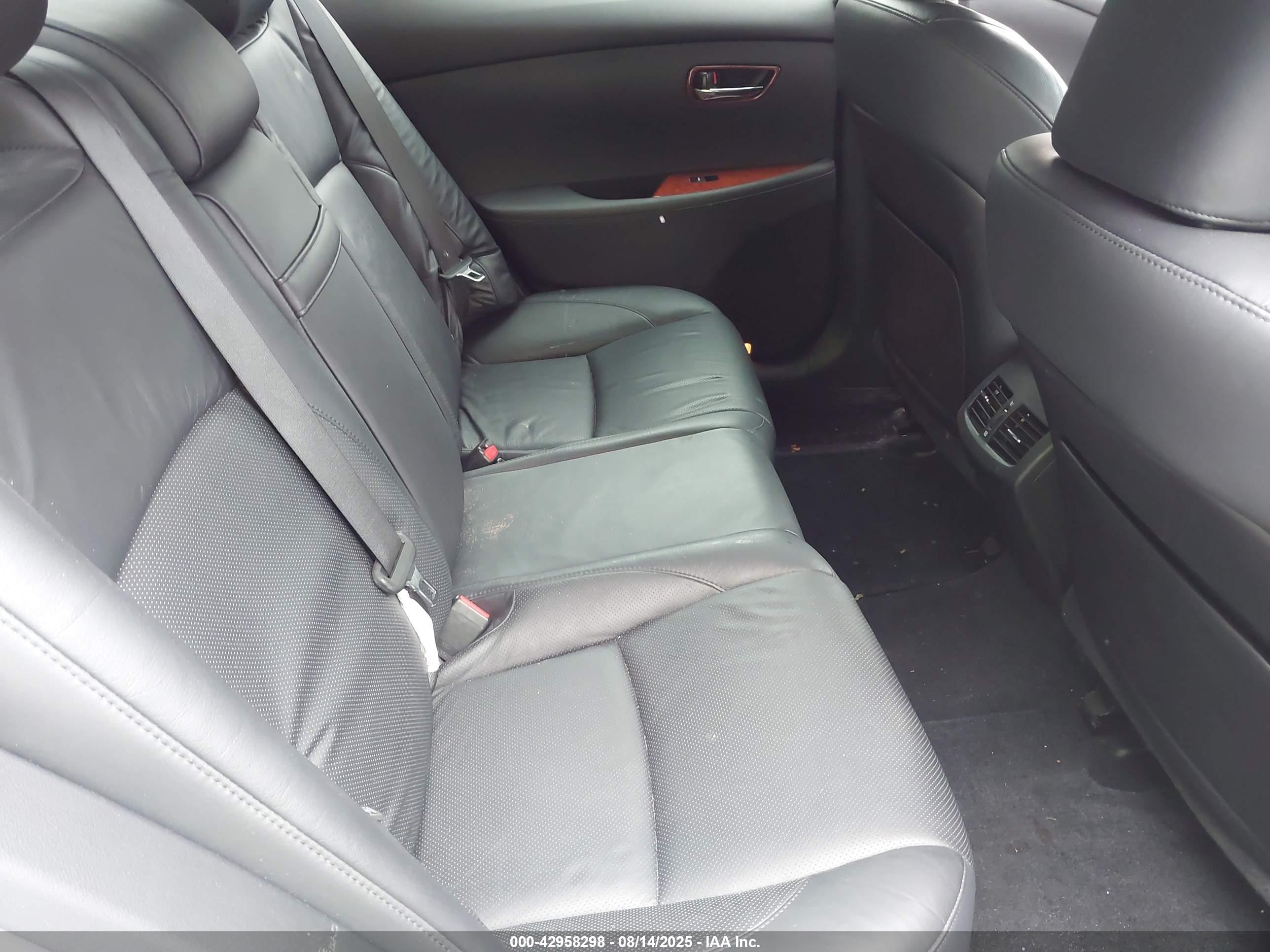 LEXUS ES image 8