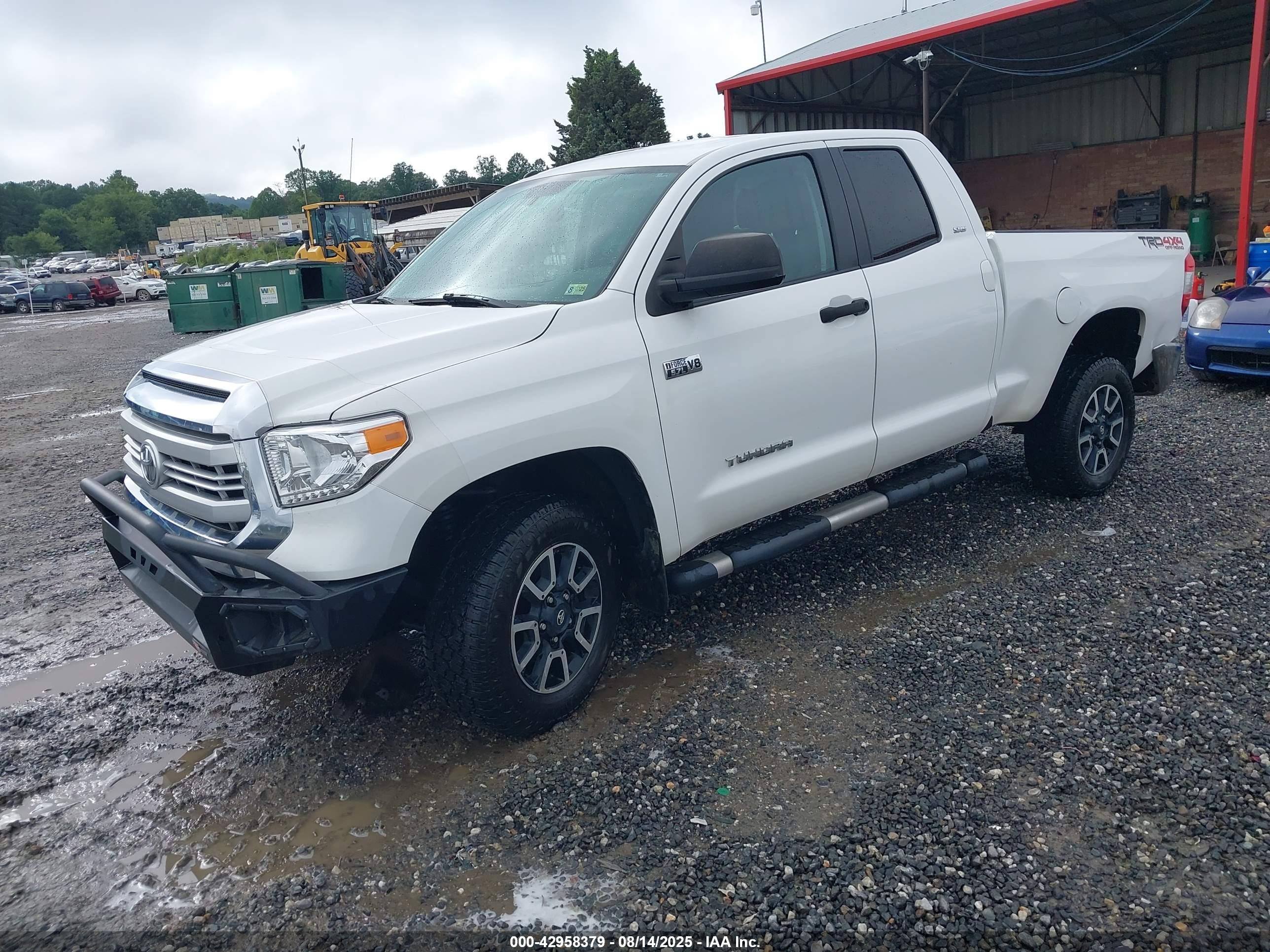 TOYOTA TUNDRA image 2