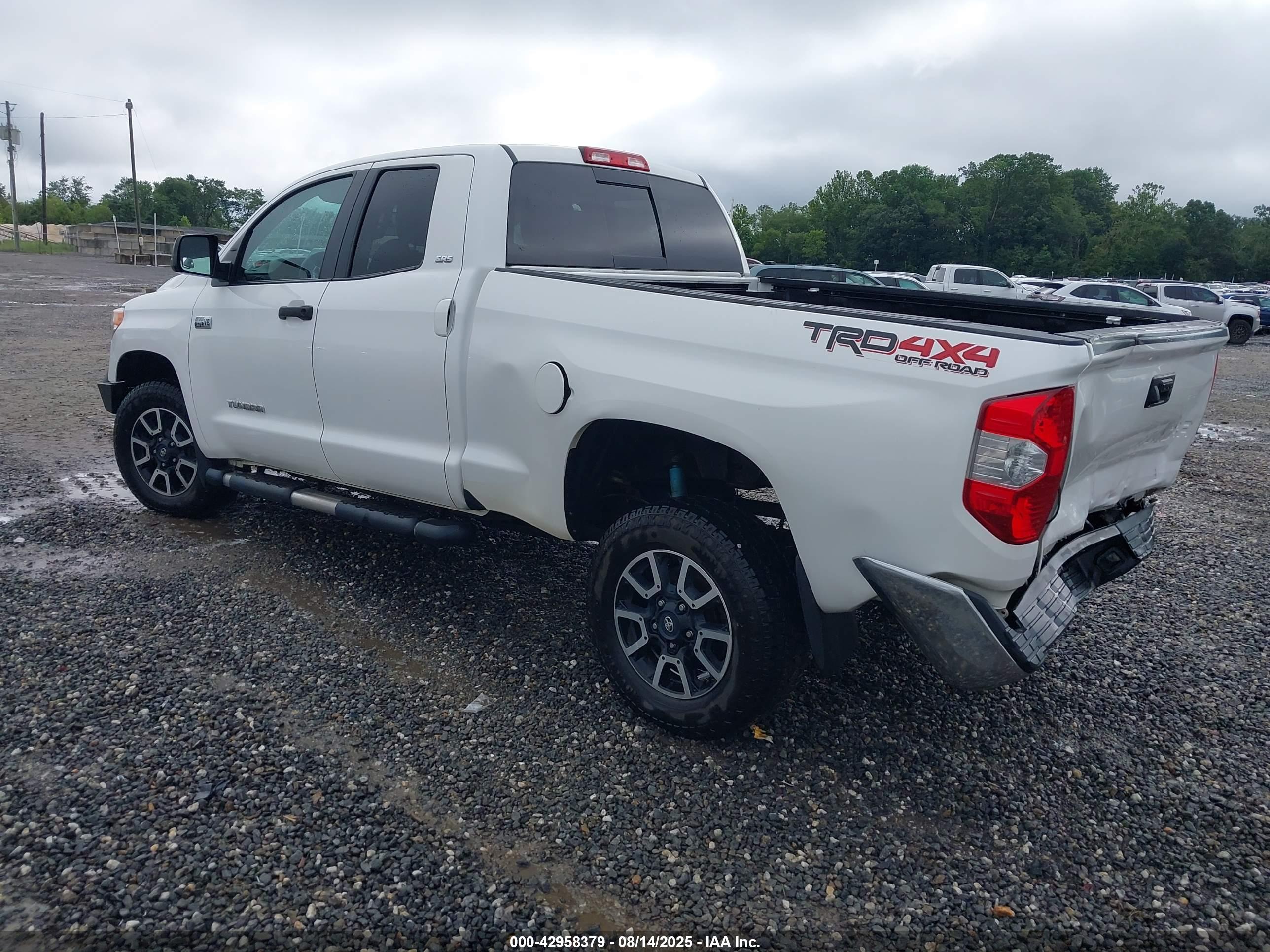 TOYOTA TUNDRA image 3