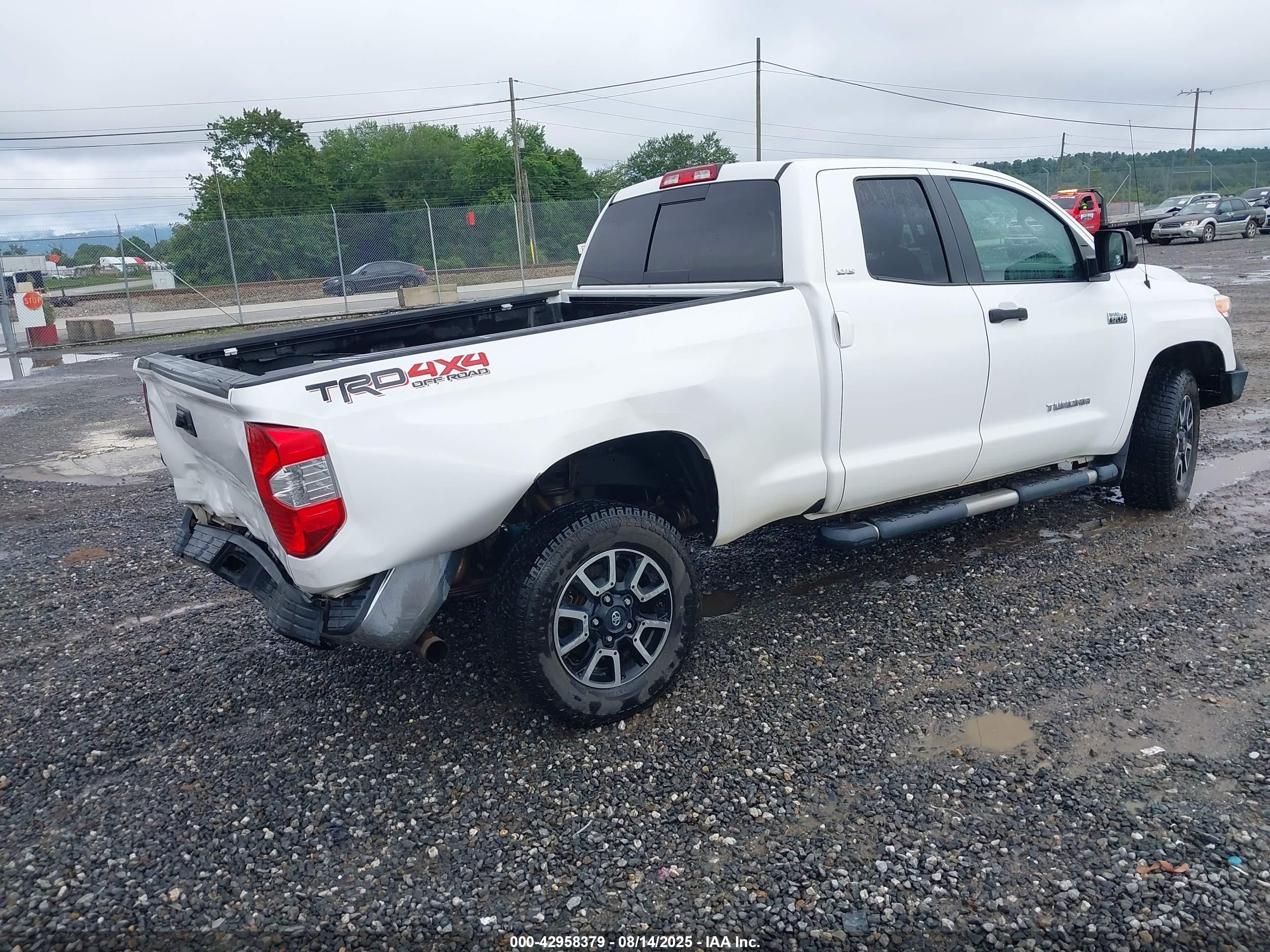 TOYOTA TUNDRA image 4