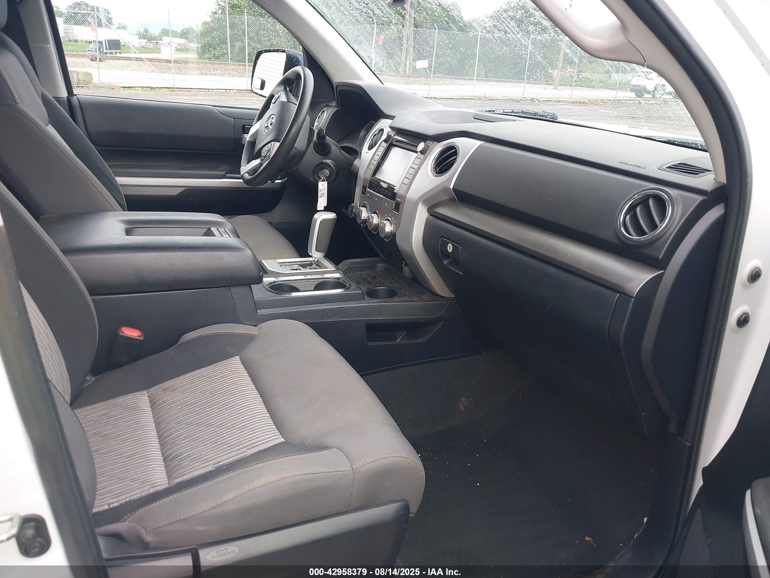 TOYOTA TUNDRA image 5