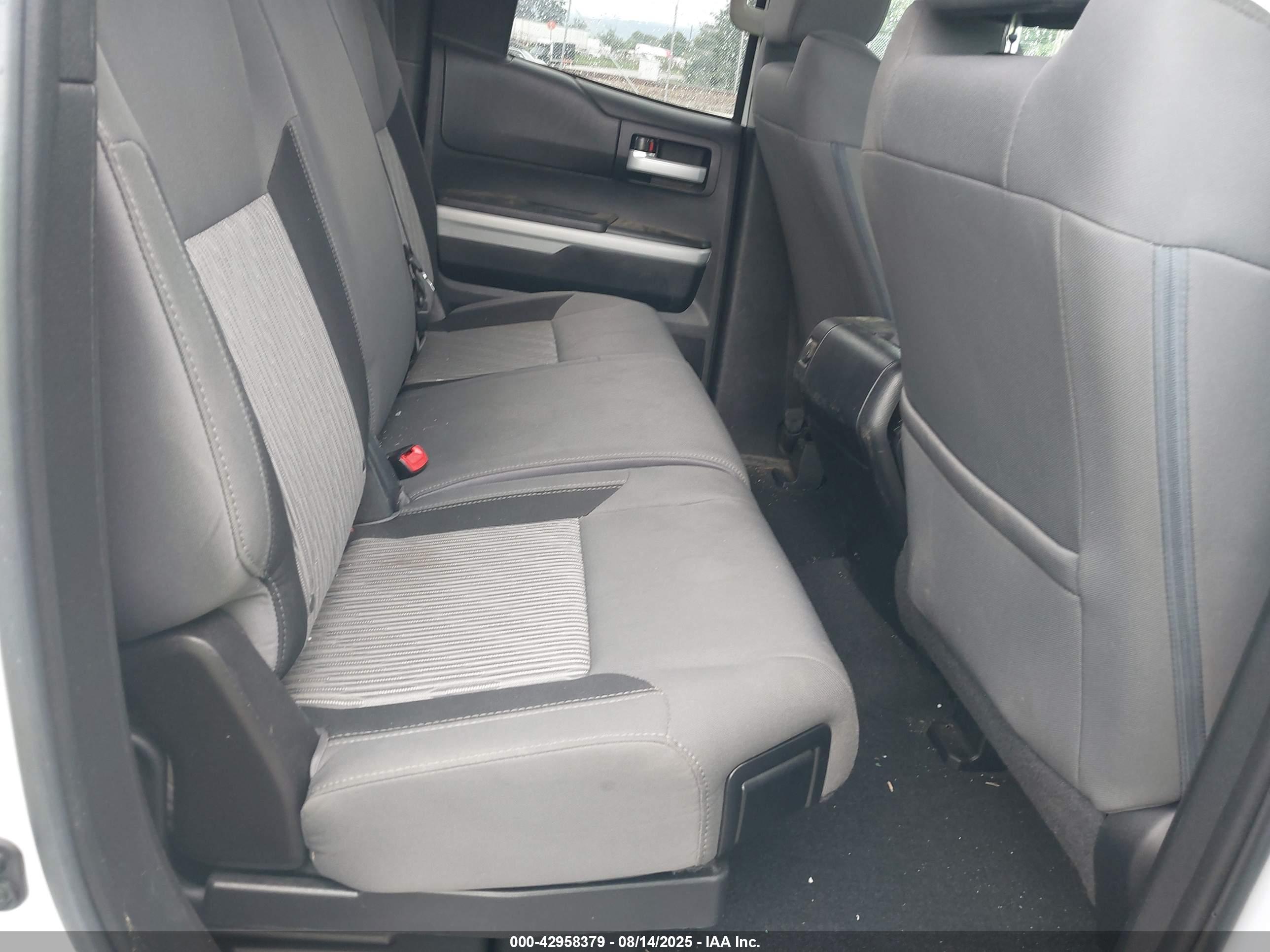 TOYOTA TUNDRA image 8