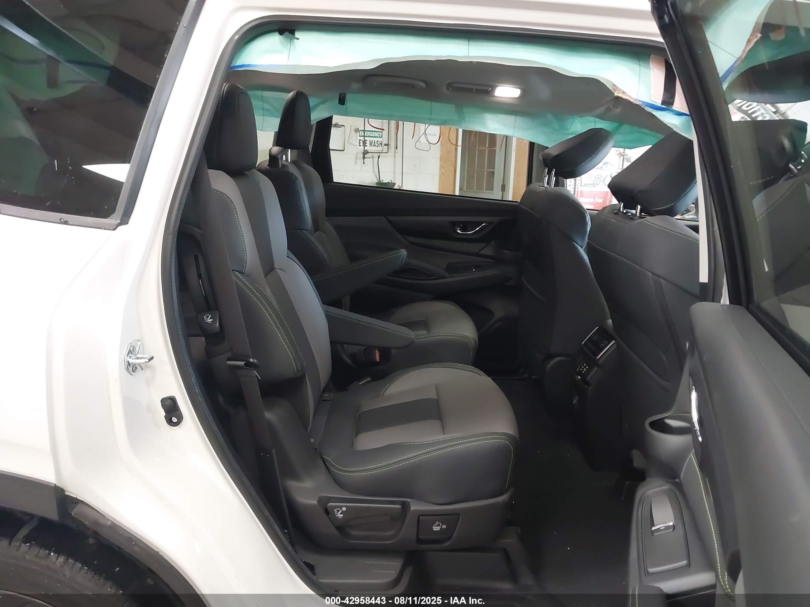 SUBARU ASCENT image 8