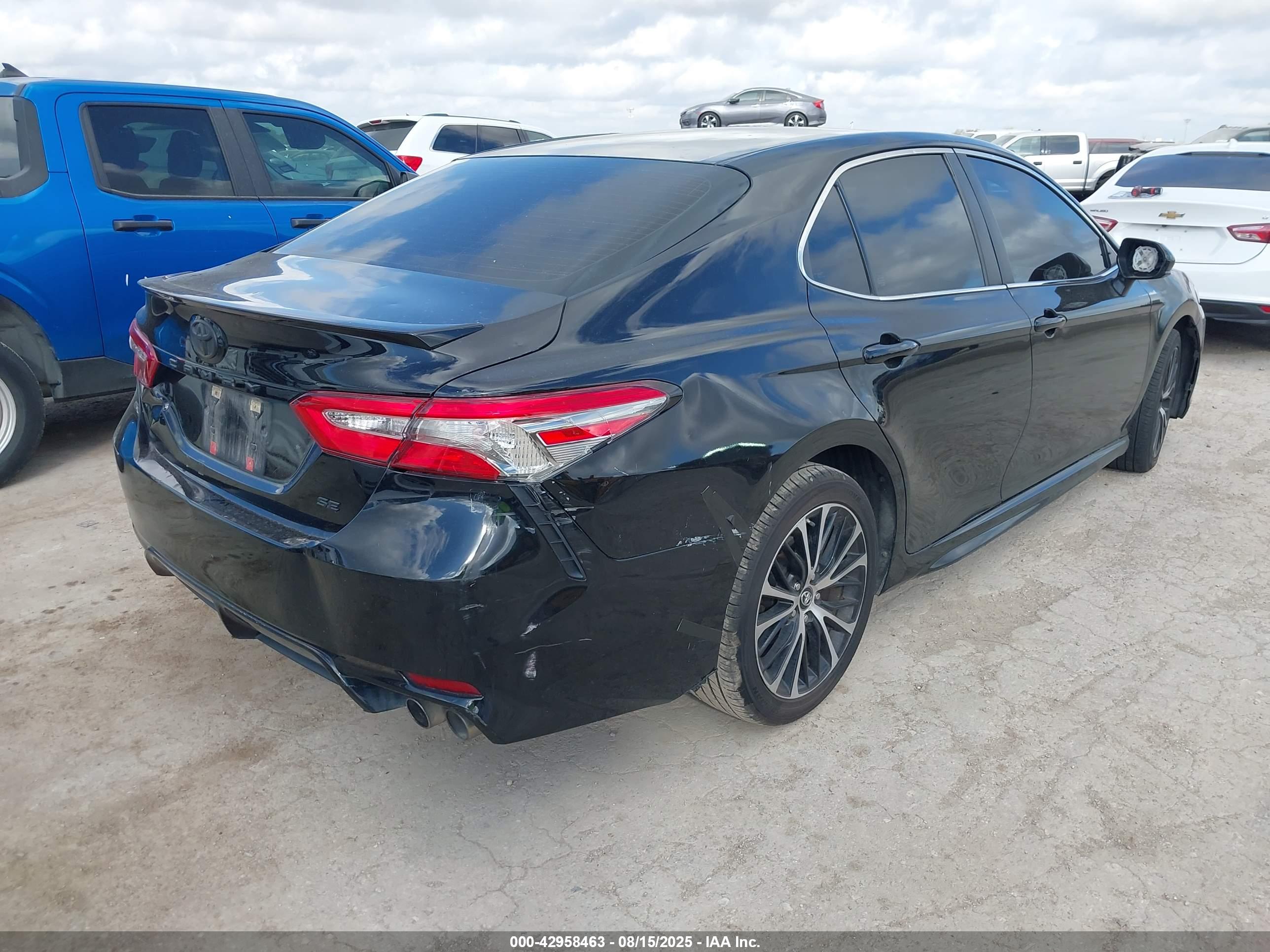 TOYOTA CAMRY image 4