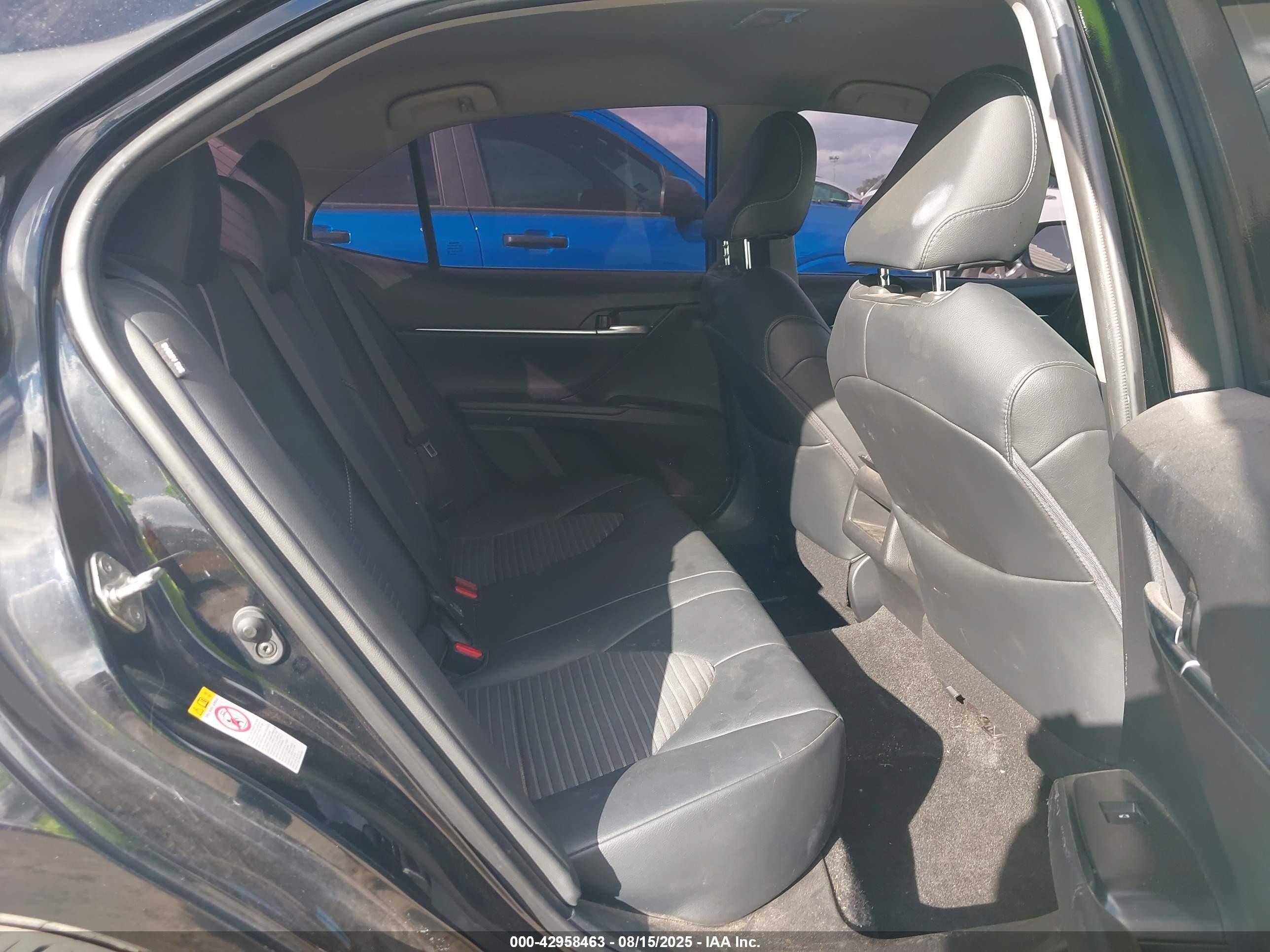 TOYOTA CAMRY image 8