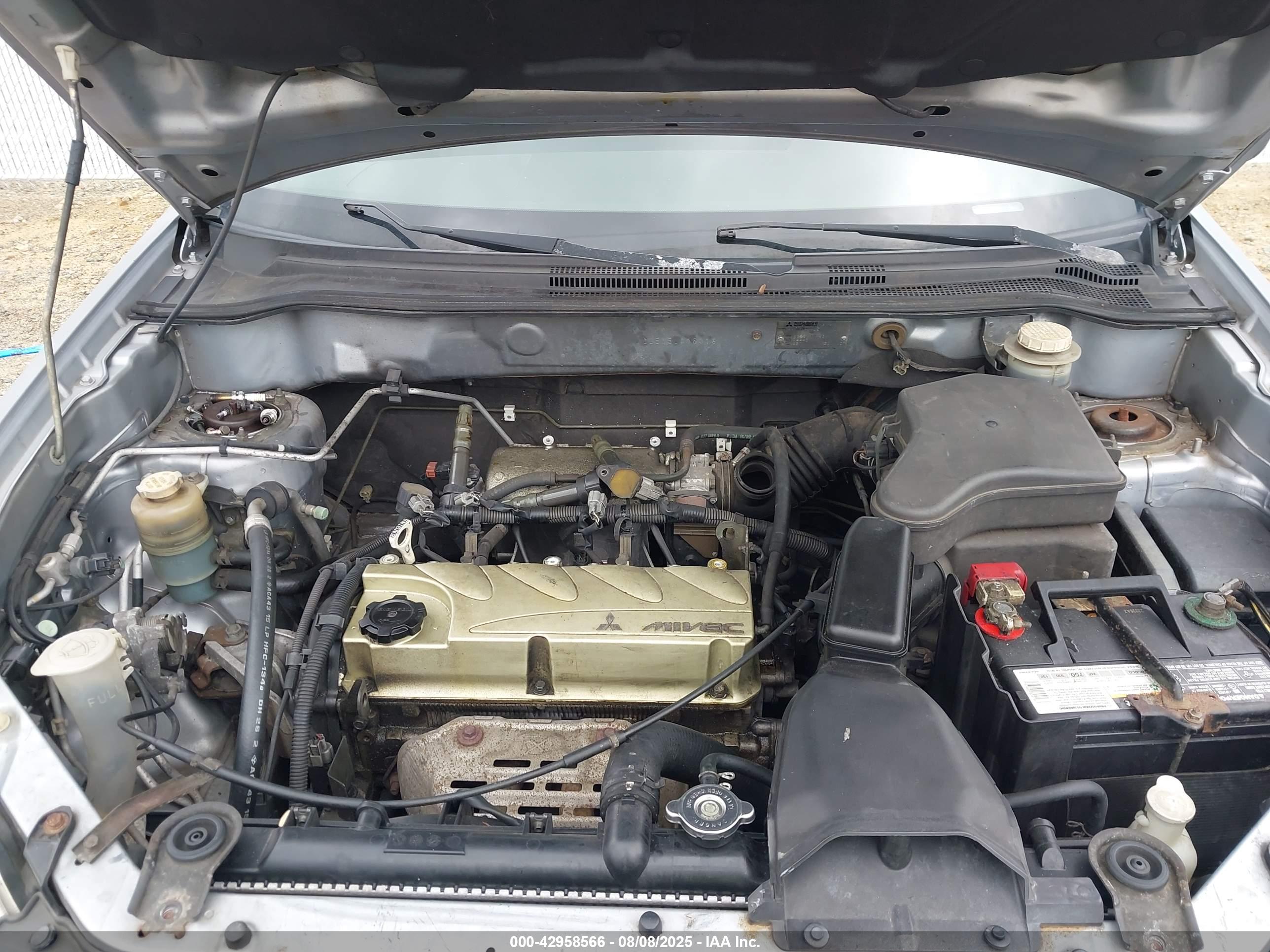 MITSUBISHI OUTLANDER image 10