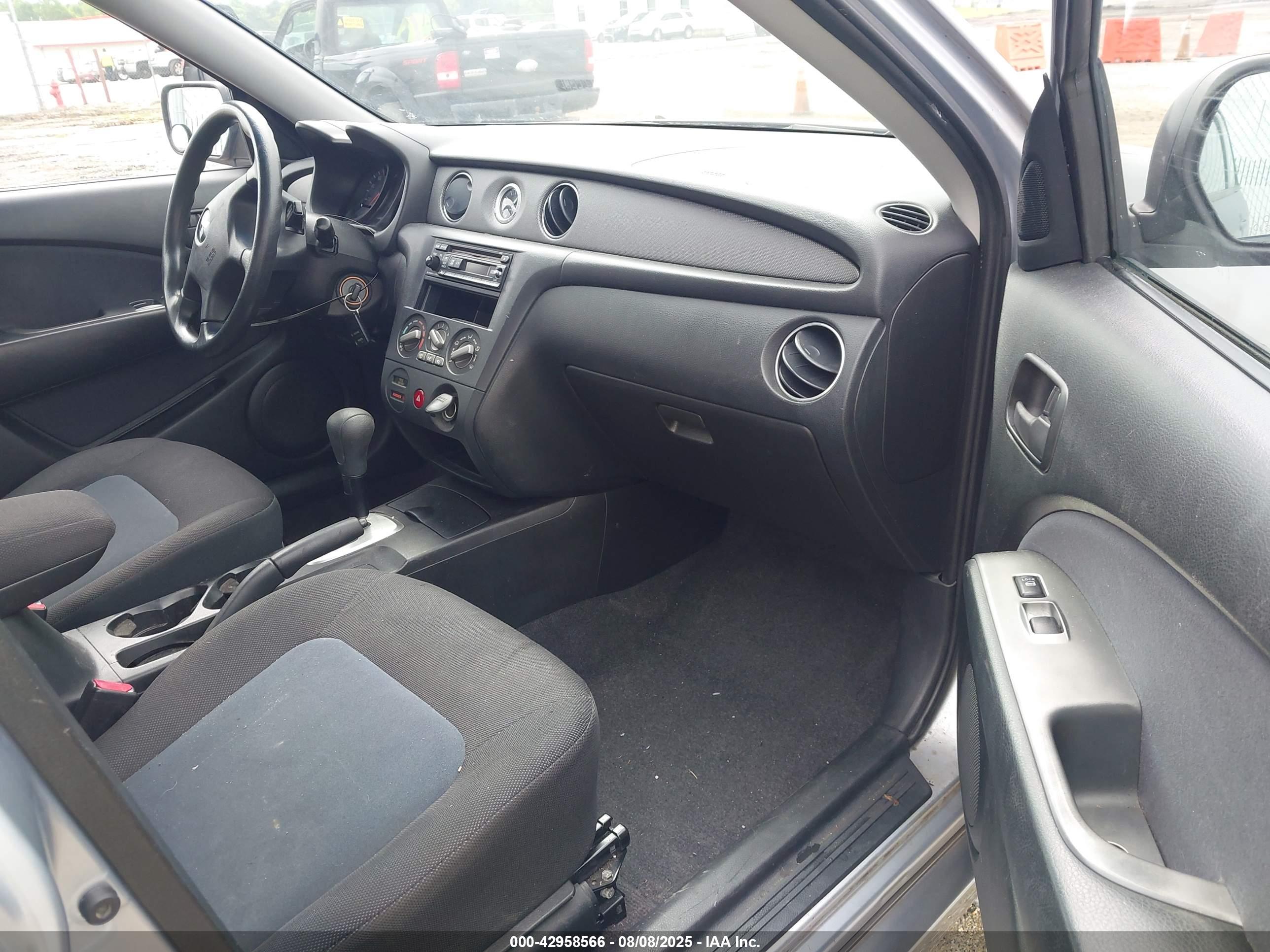 MITSUBISHI OUTLANDER image 5