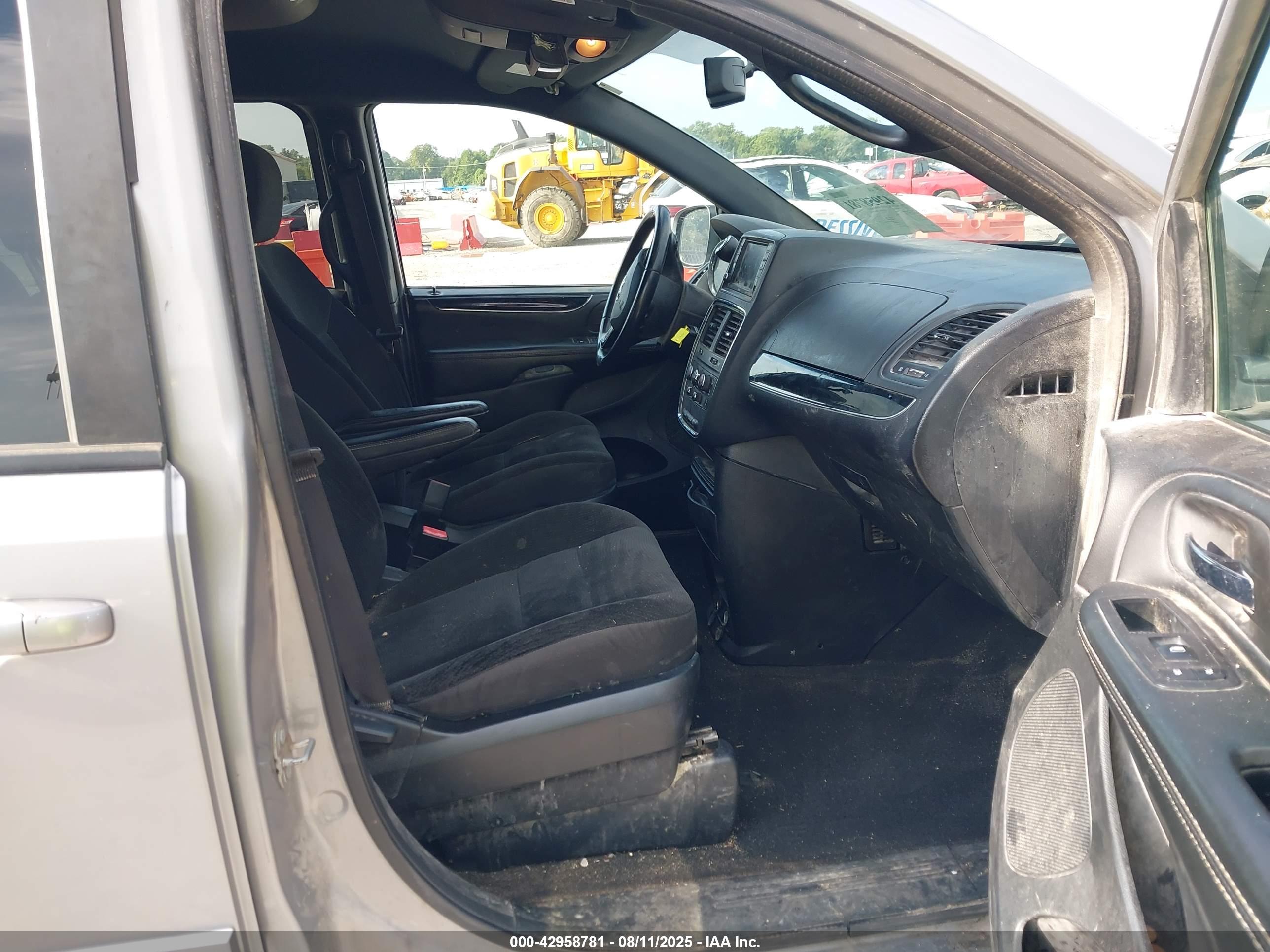 DODGE GRAND image 5