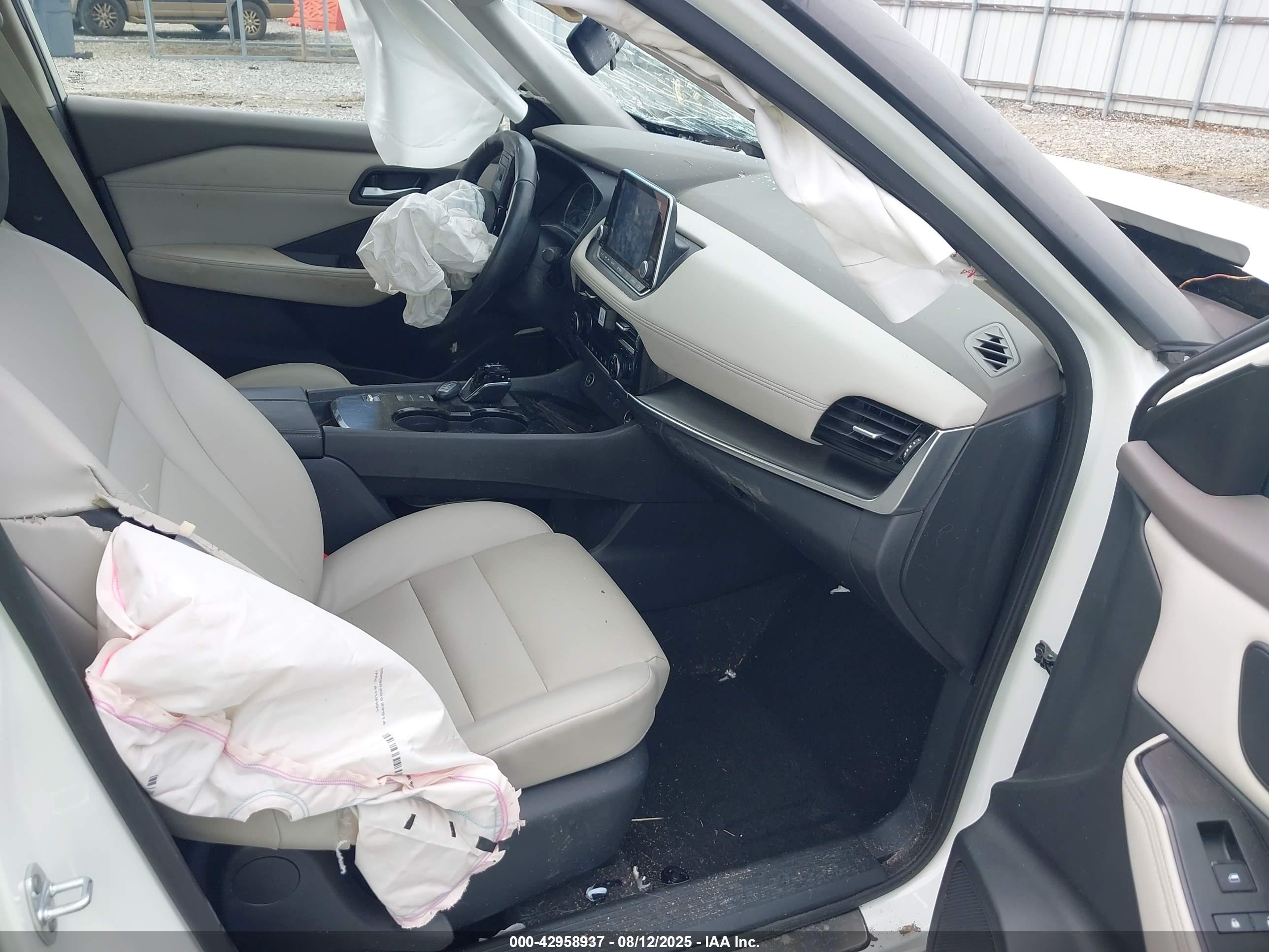 NISSAN ROGUE image 5