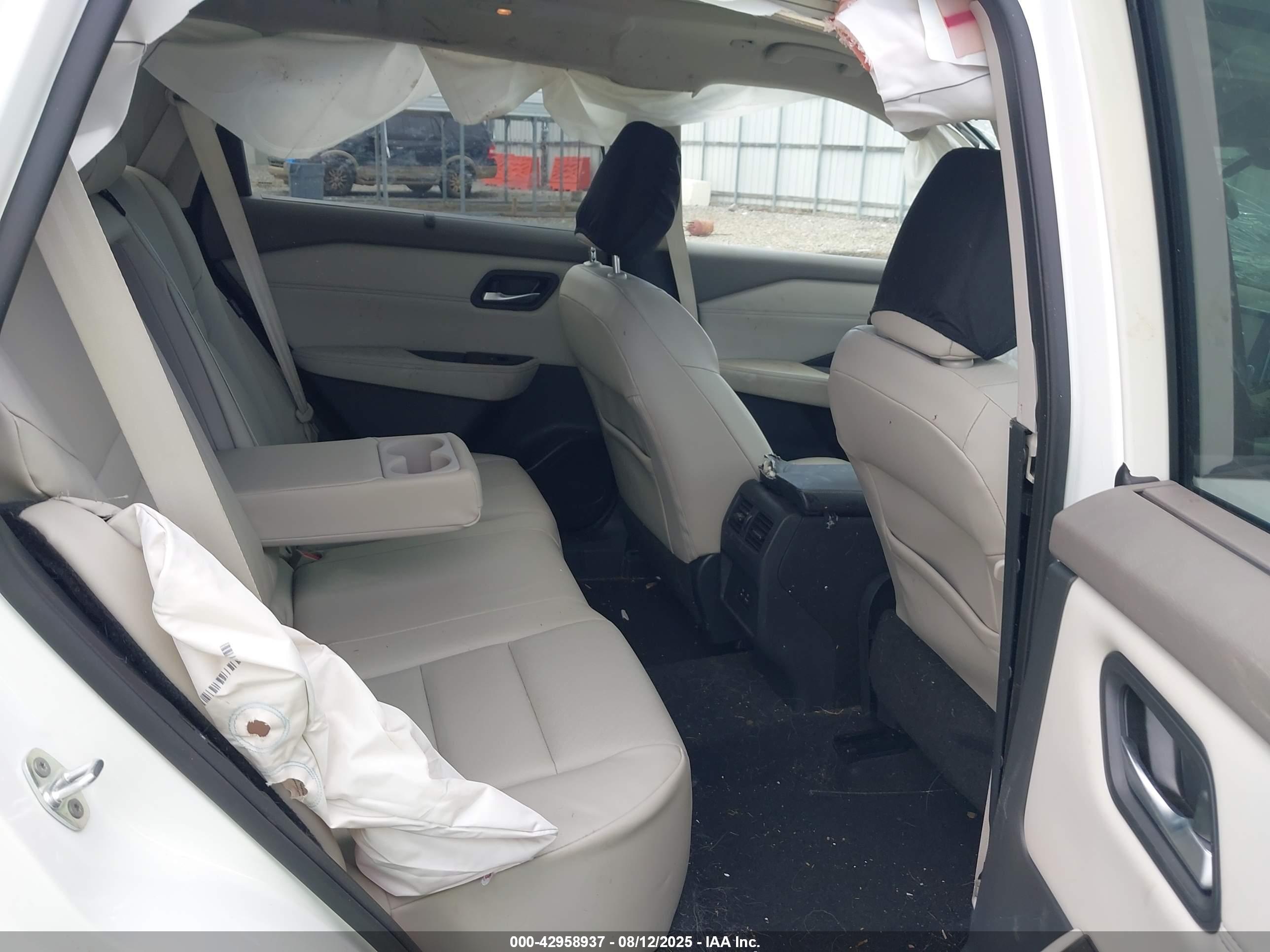 NISSAN ROGUE image 8