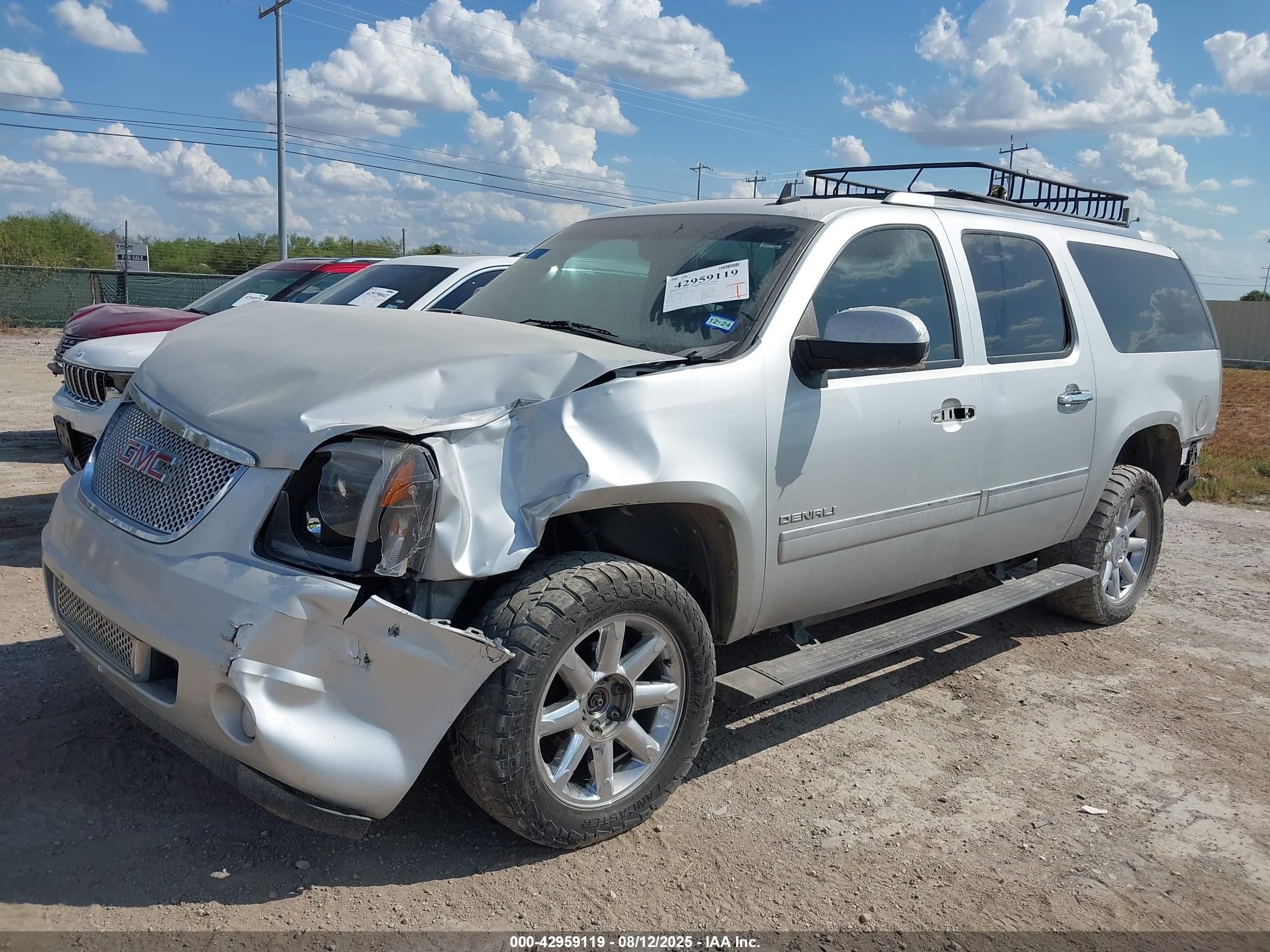 GMC YUKON image 2