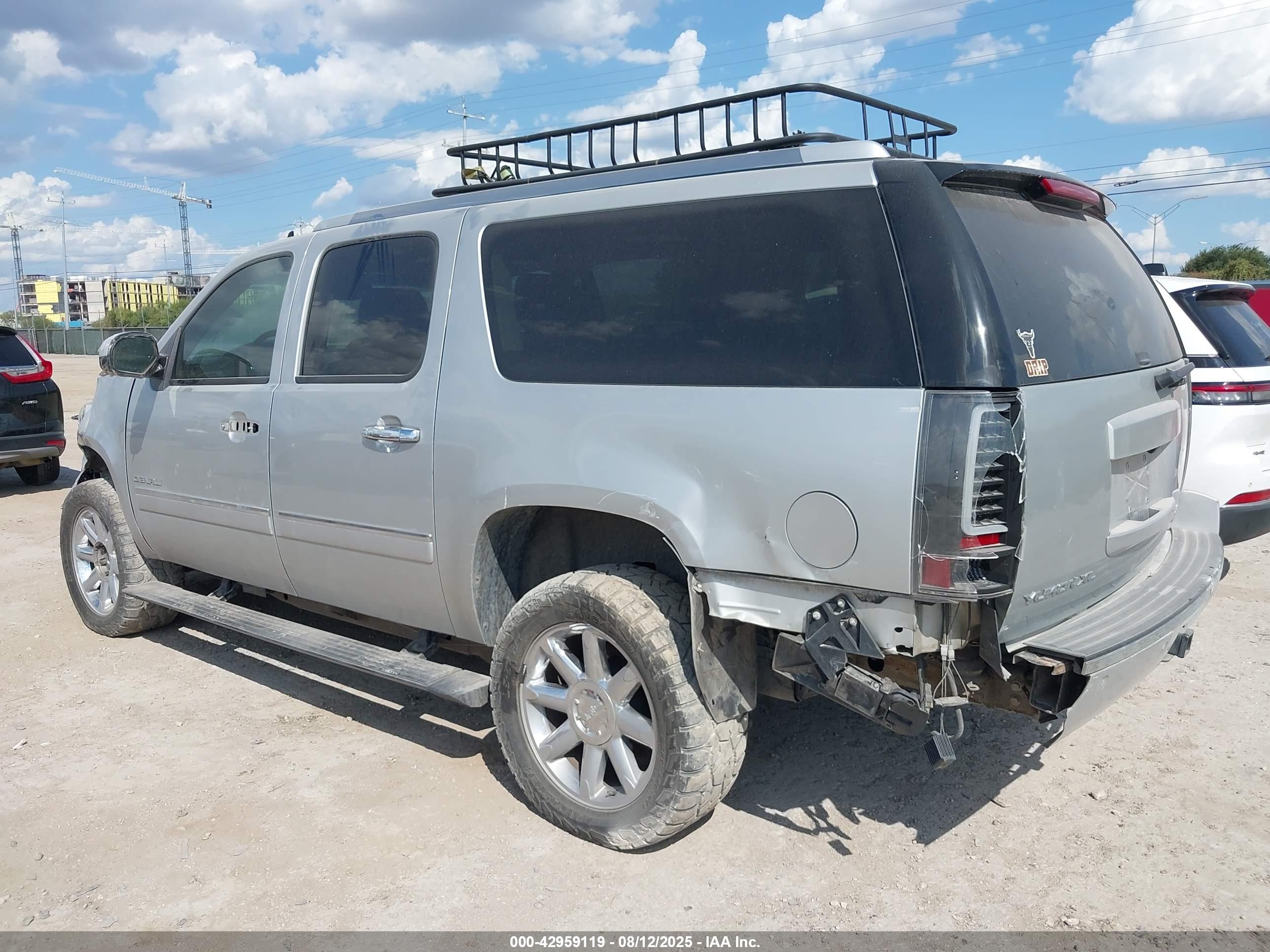 GMC YUKON image 3