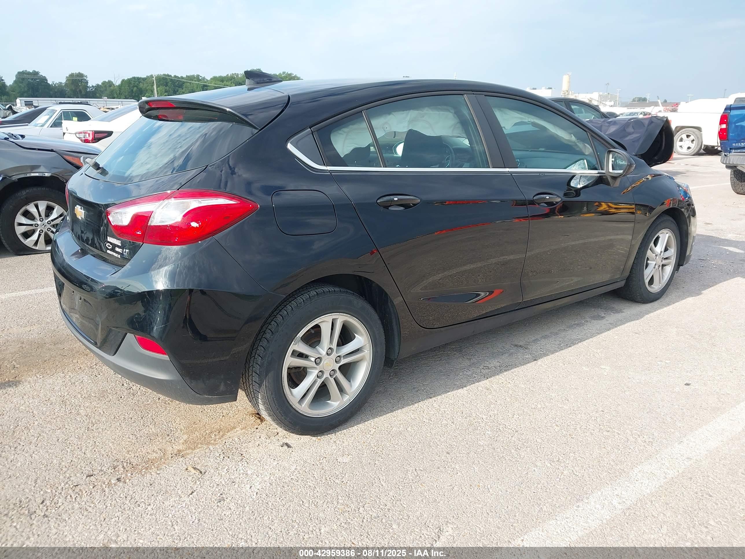 CHEVROLET CRUZE image 4