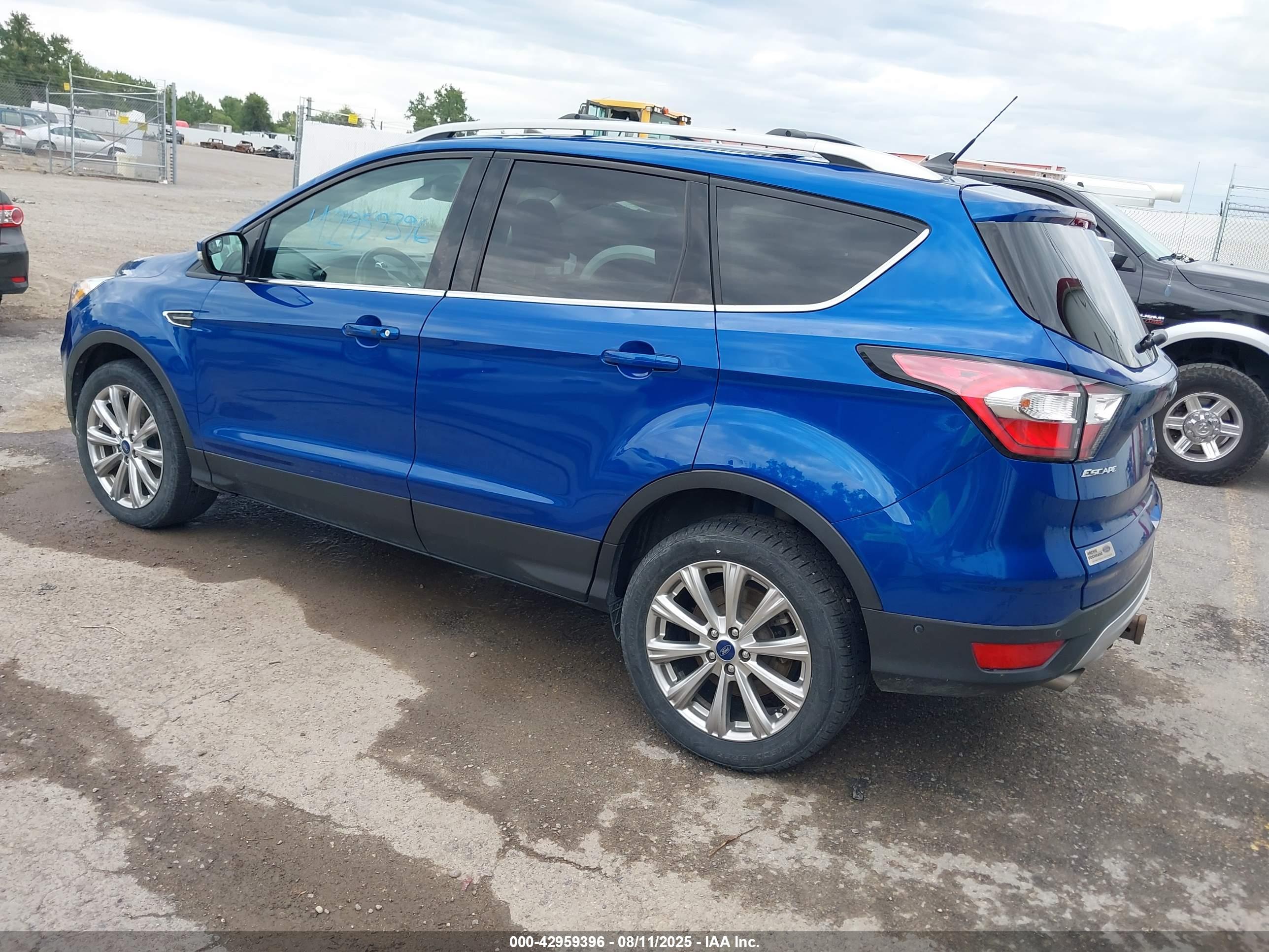 FORD ESCAPE image 3