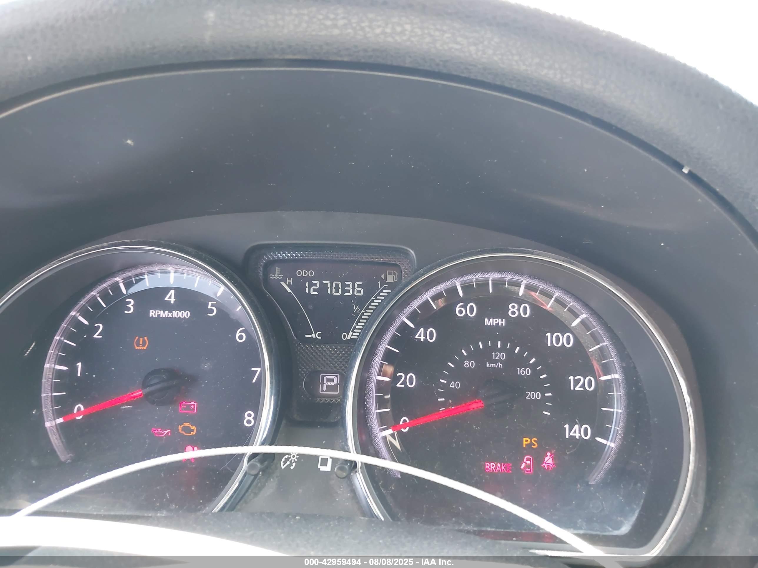 NISSAN VERSA image 7