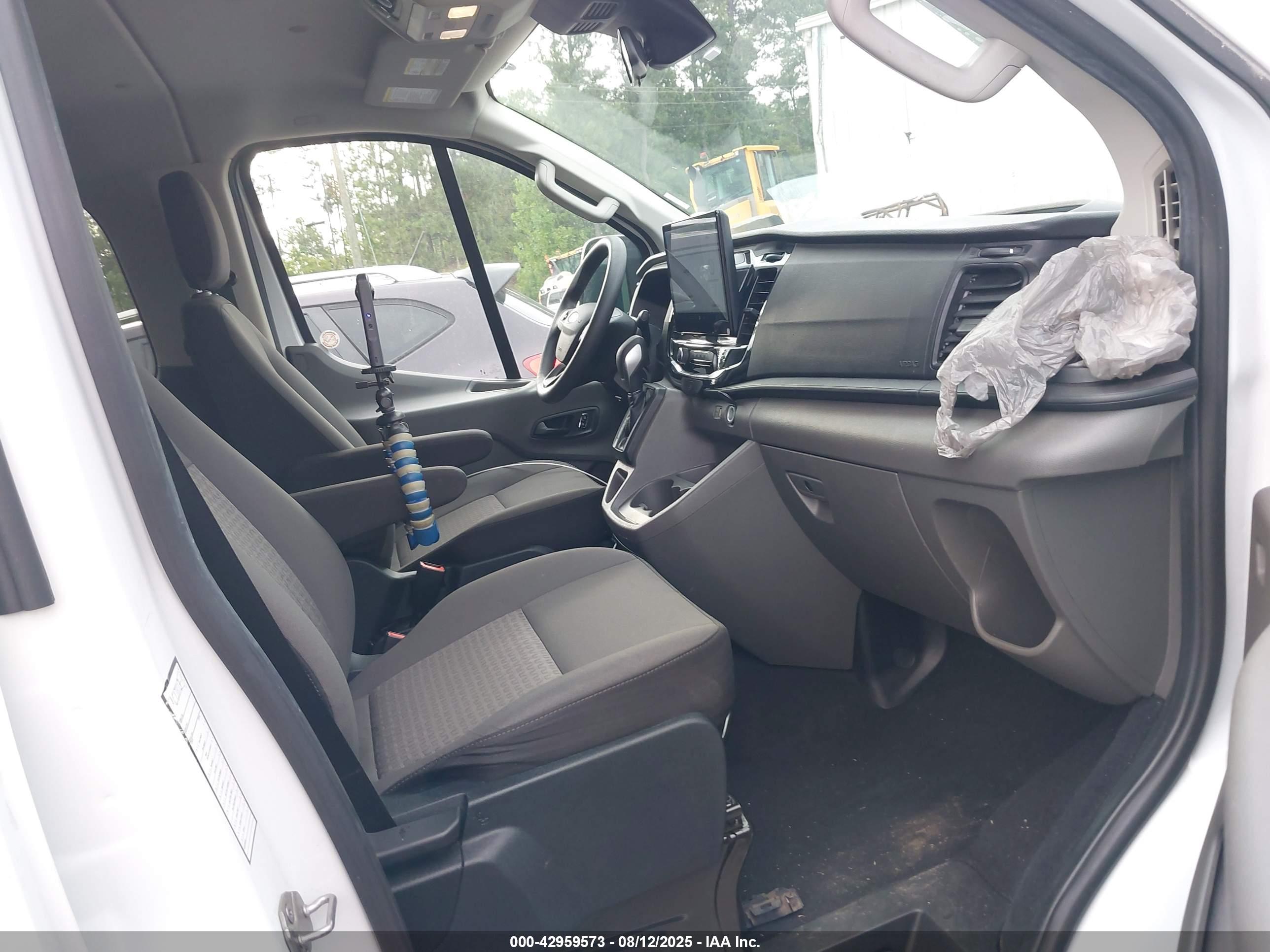 FORD TRANSIT-350 image 5