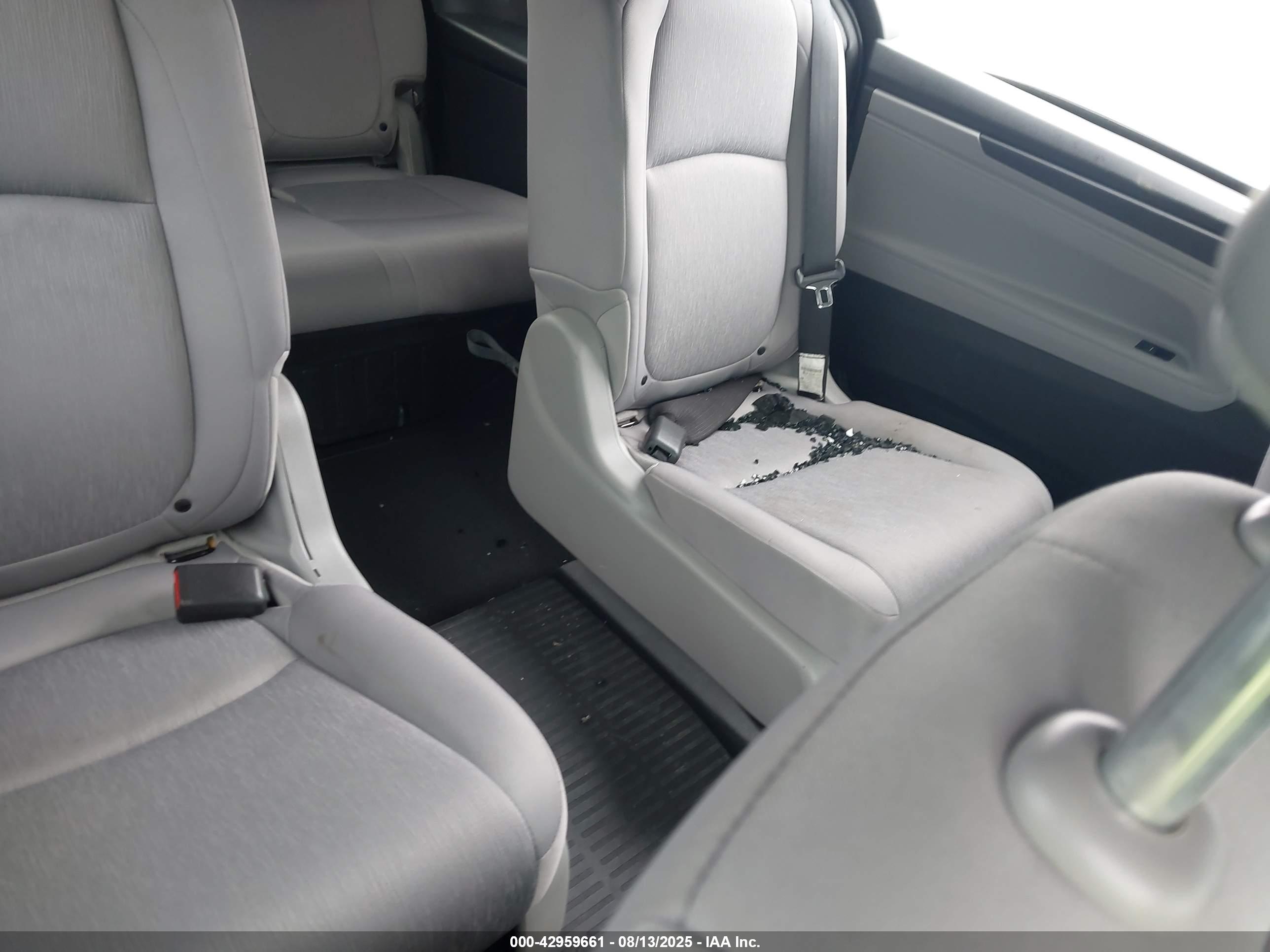 HONDA ODYSSEY image 8