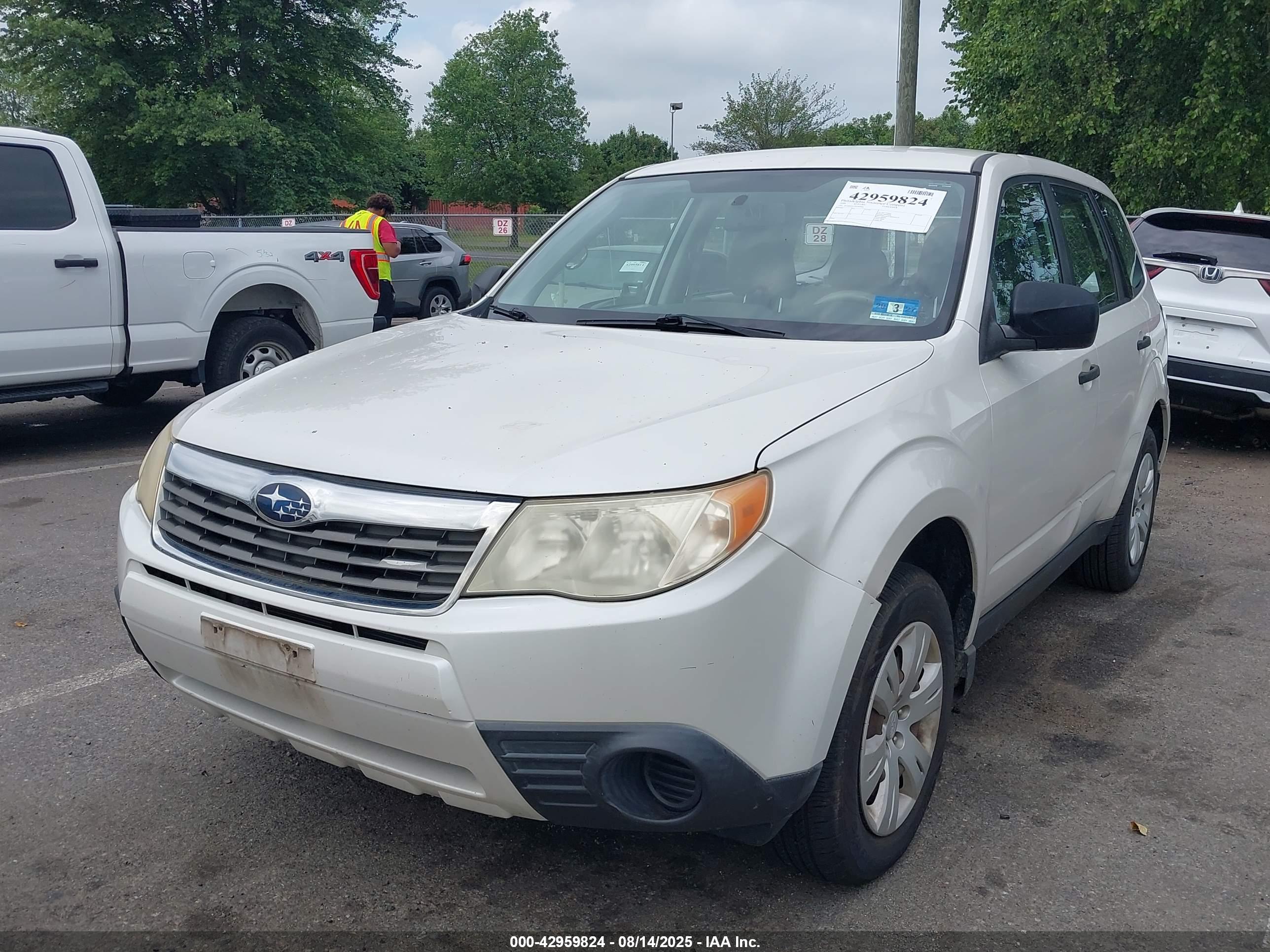 SUBARU FORESTER image 2
