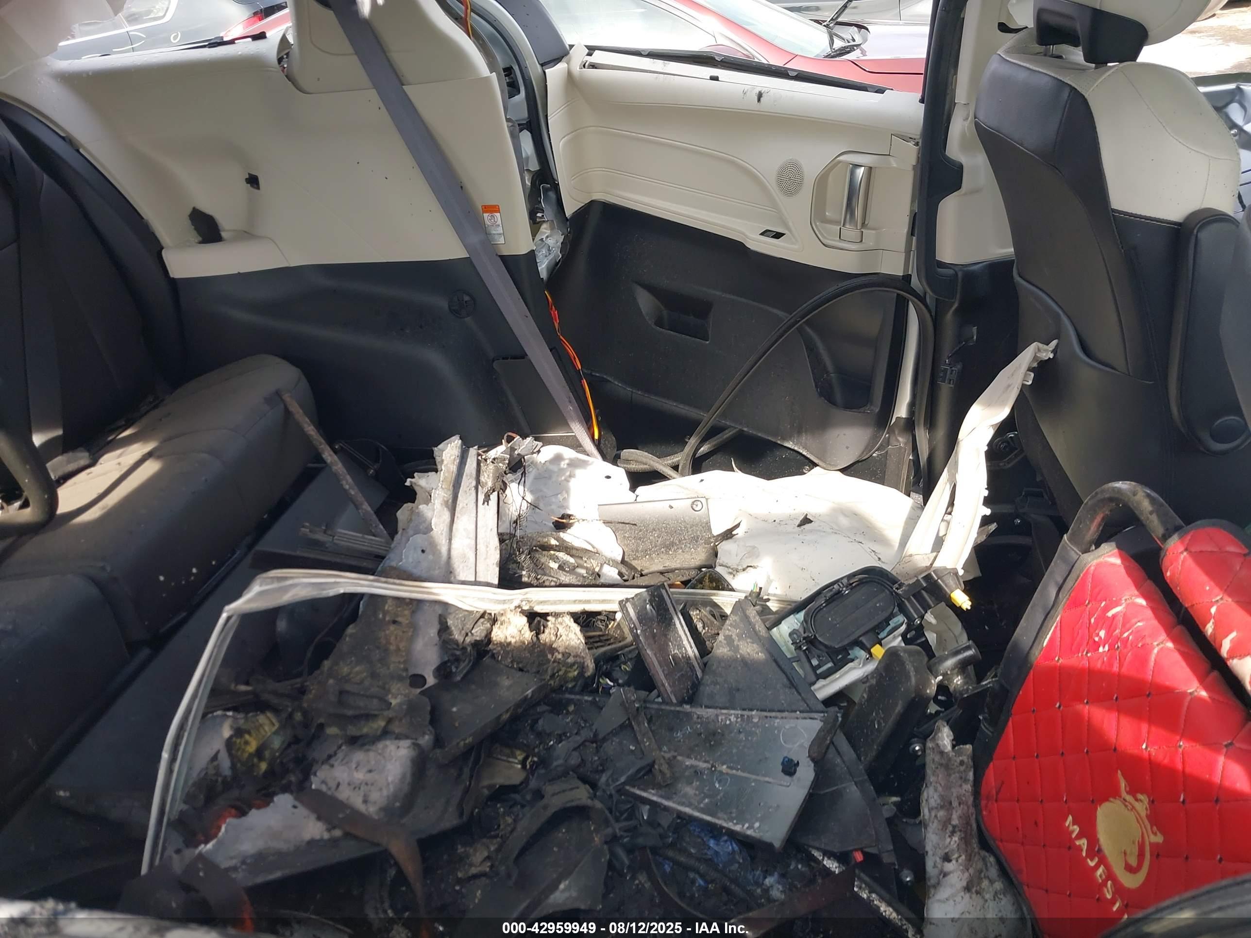 TOYOTA SIENNA image 8