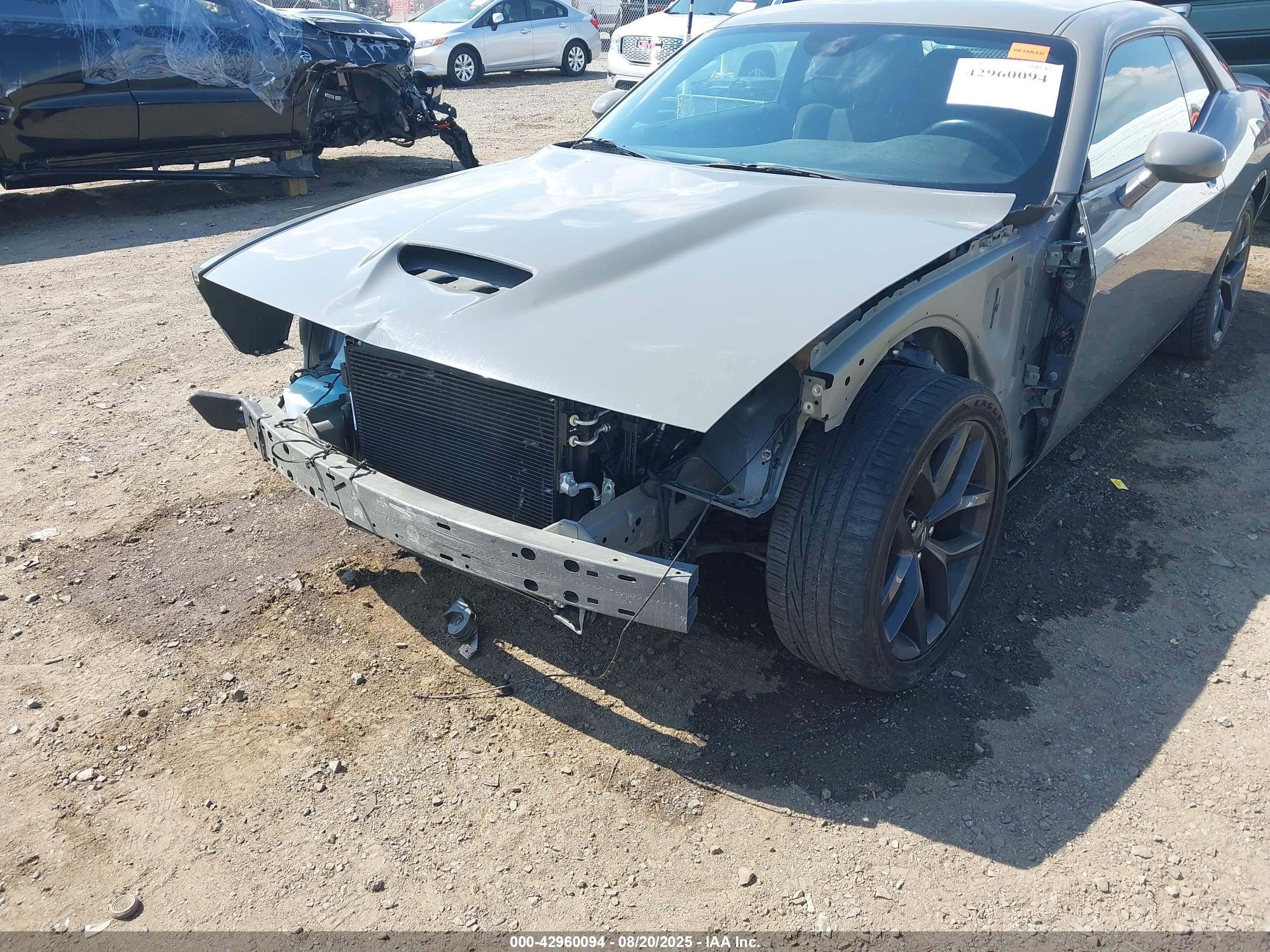 DODGE CHALLENGER image 6