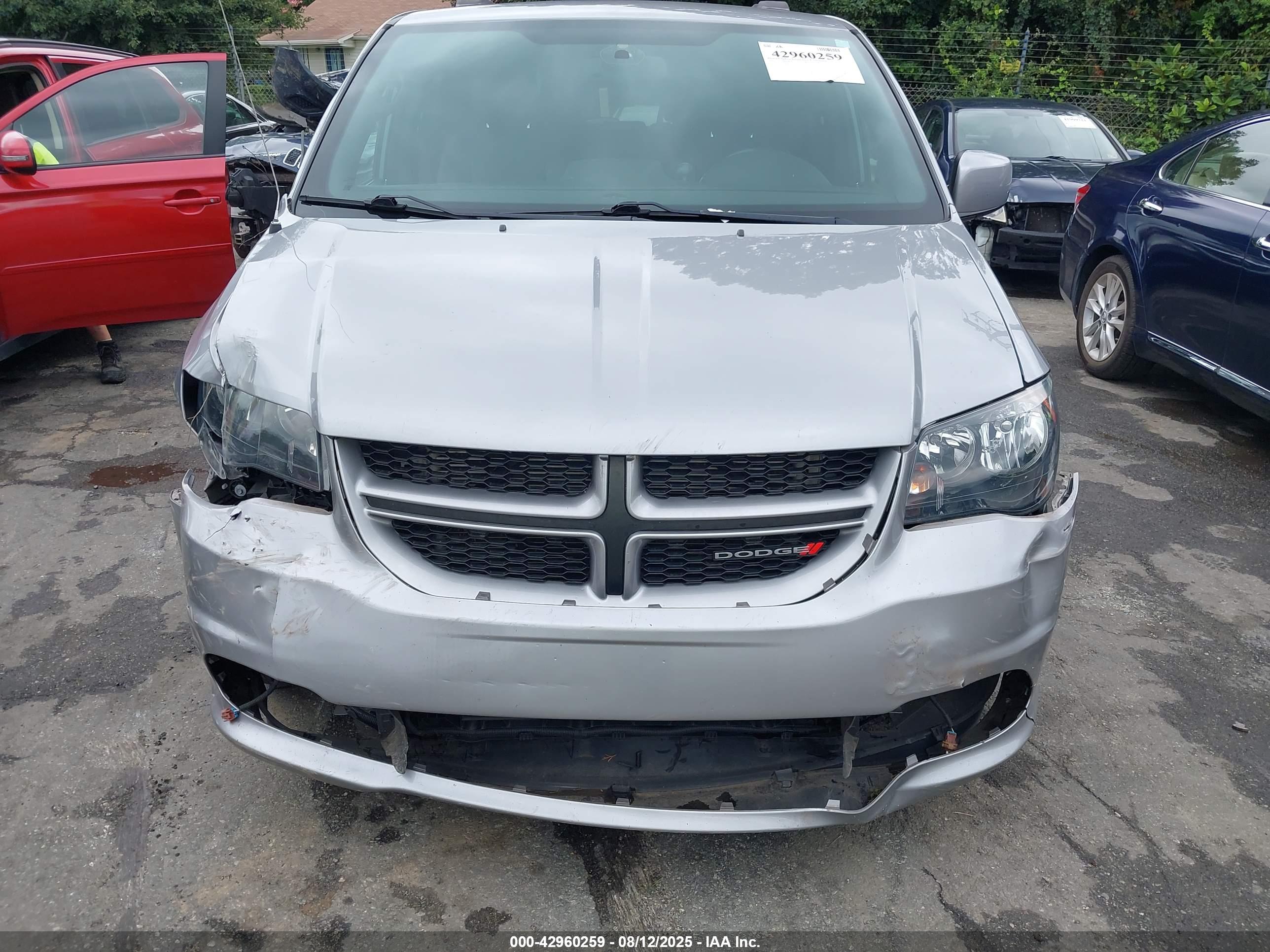 DODGE GRAND image 6