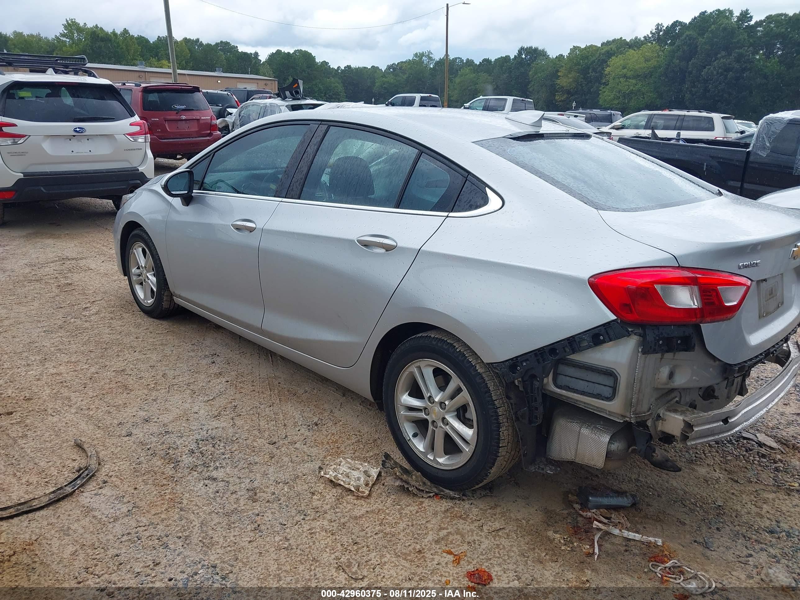 CHEVROLET CRUZE image 3