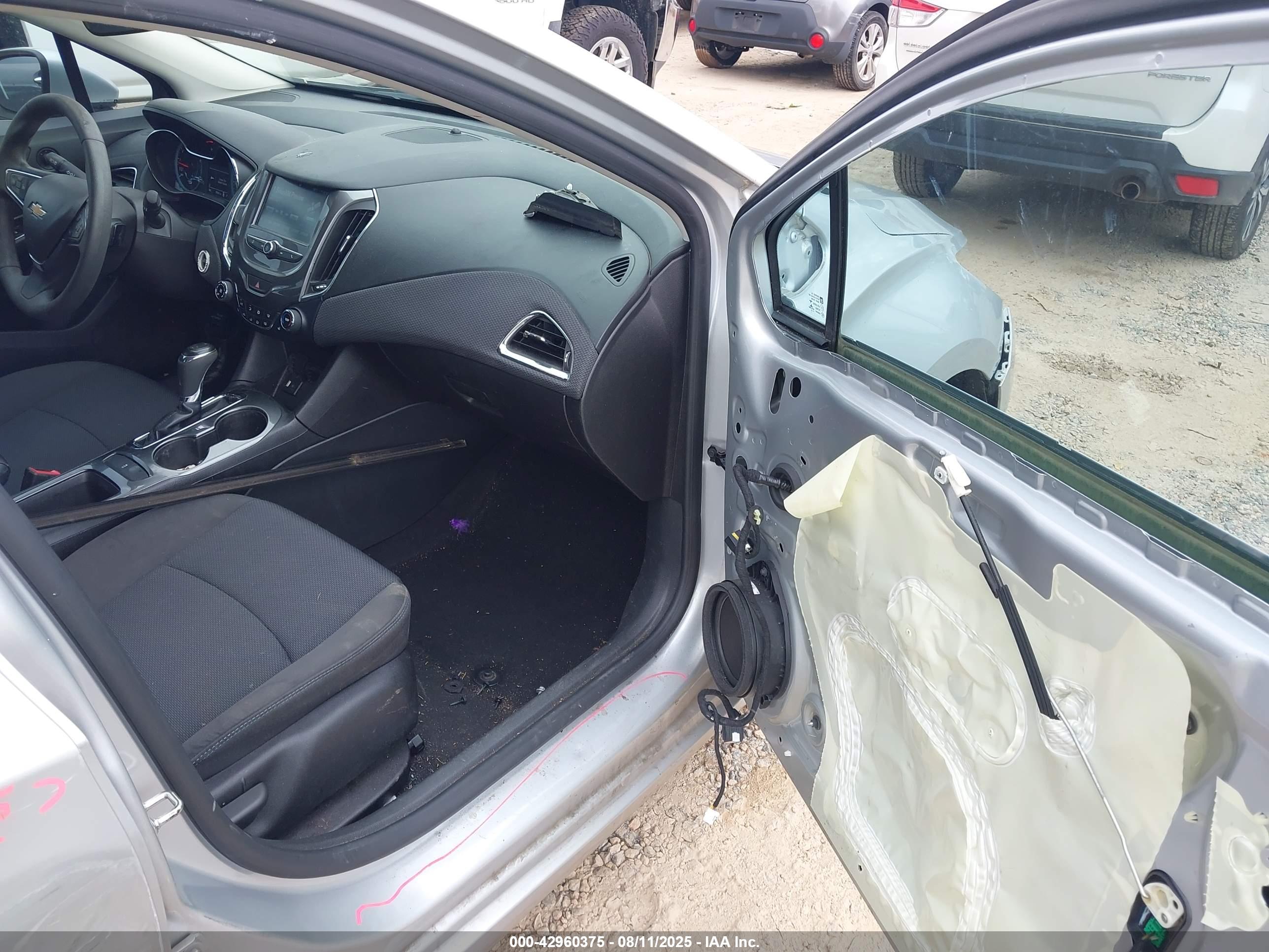 CHEVROLET CRUZE image 5