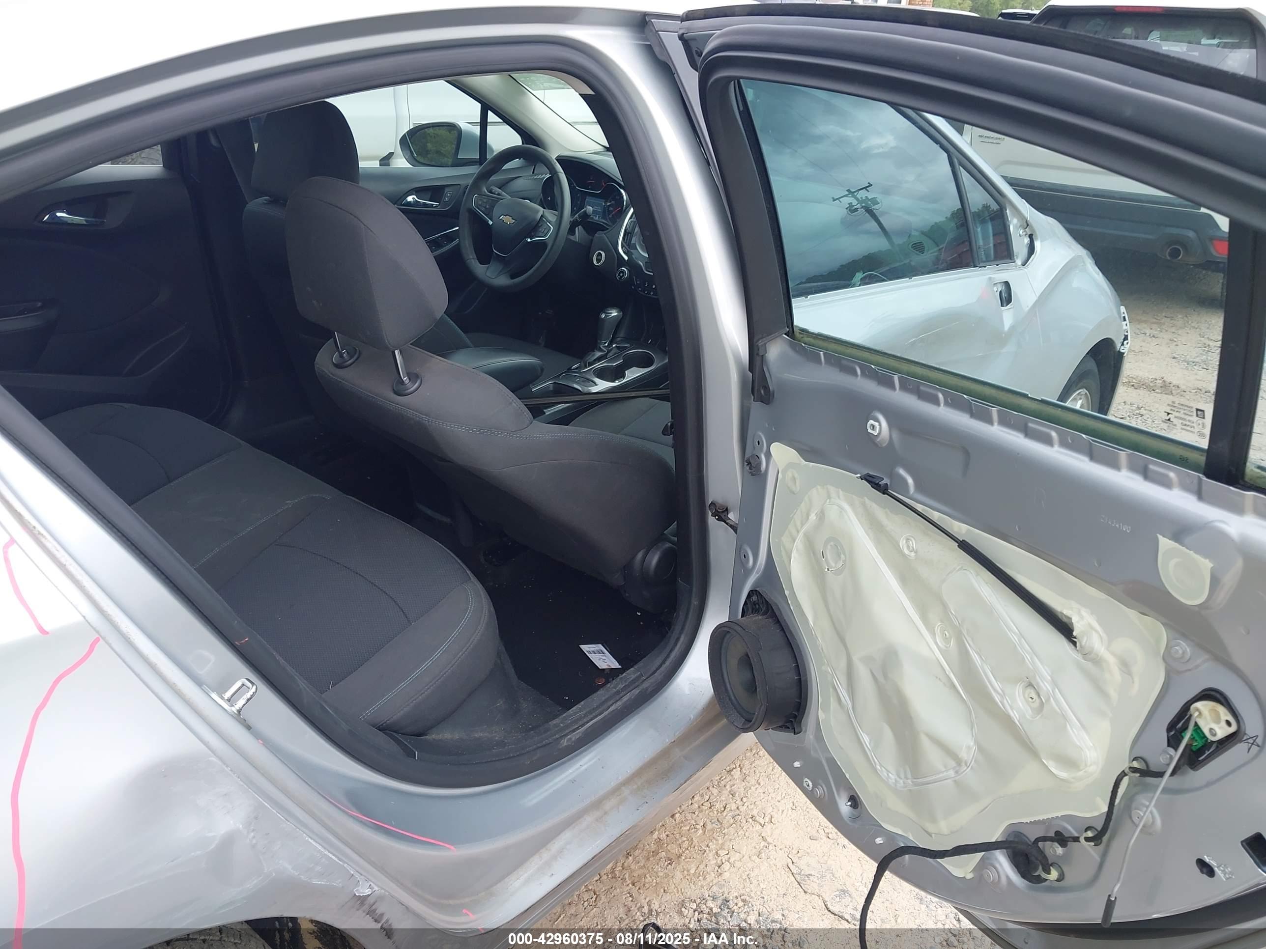 CHEVROLET CRUZE image 8