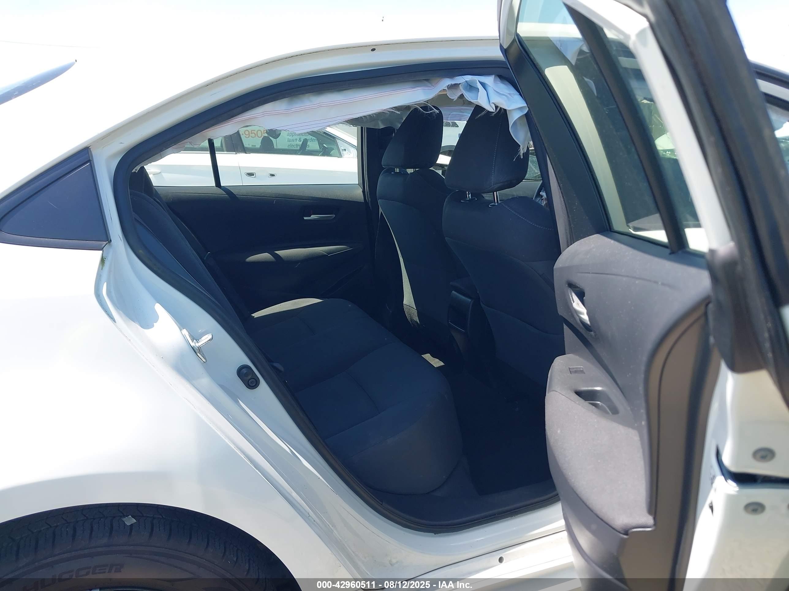TOYOTA COROLLA image 8