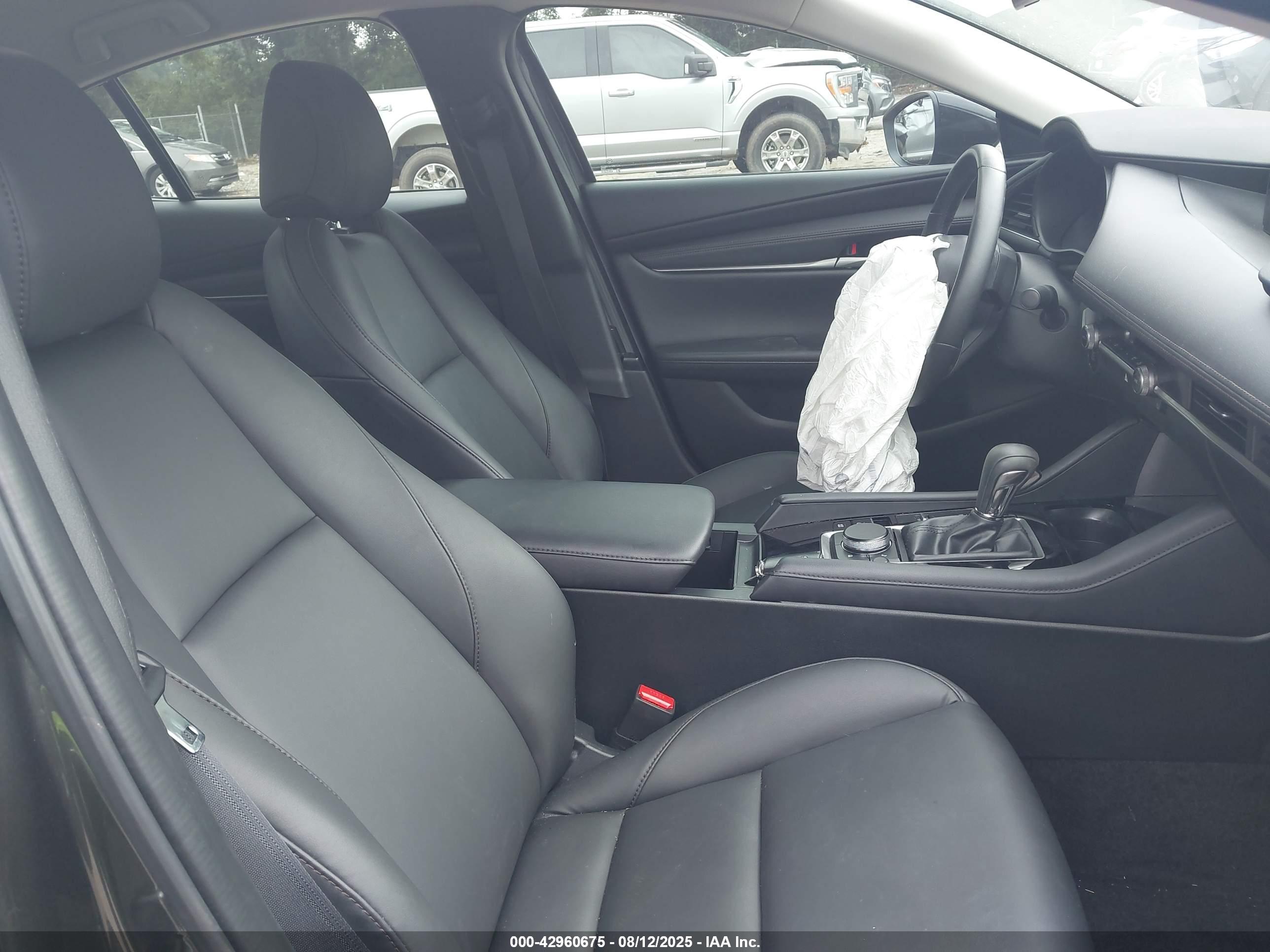 MAZDA MAZDA3 image 5