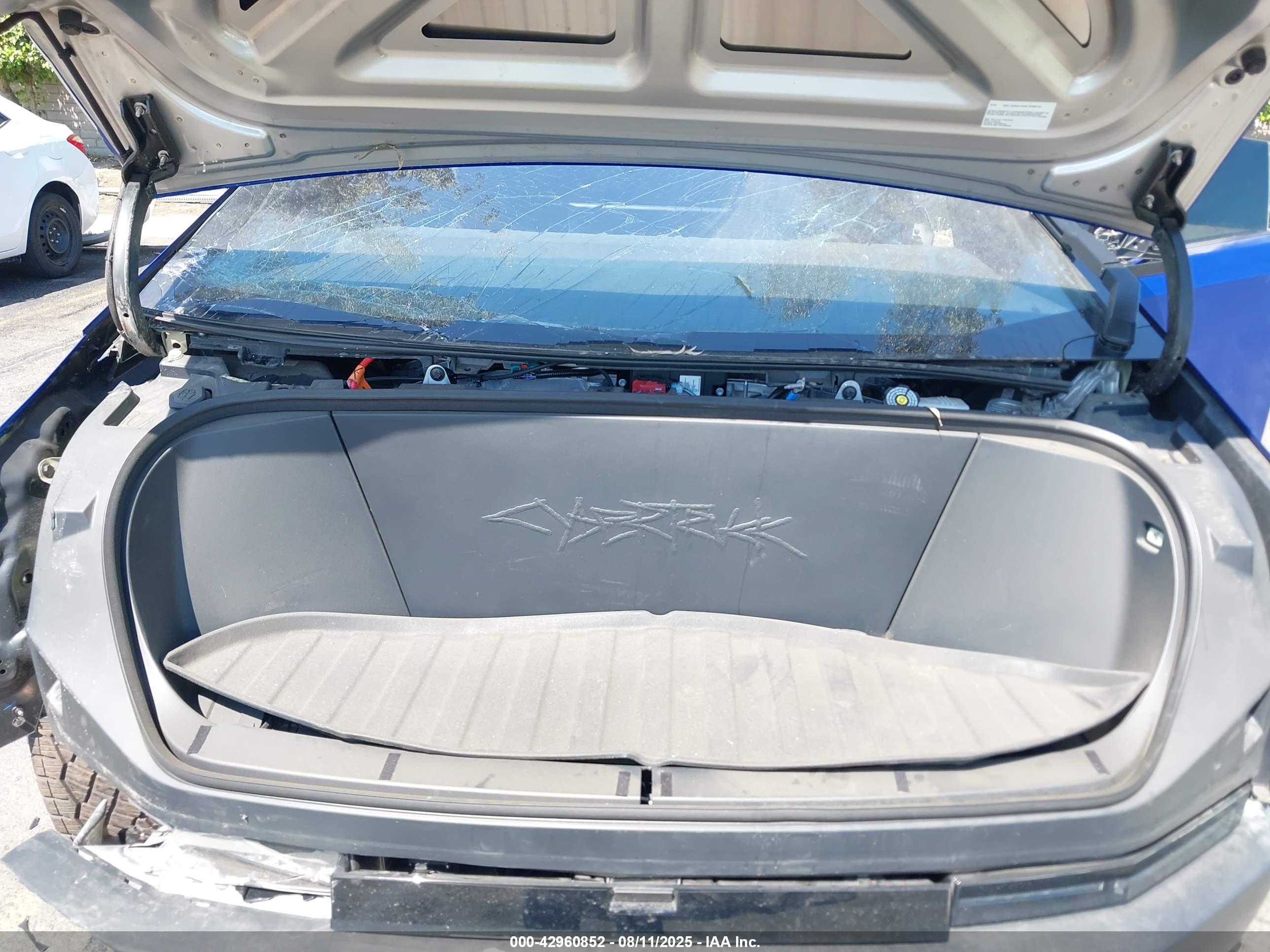 TESLA CYBERTRUCK image 10