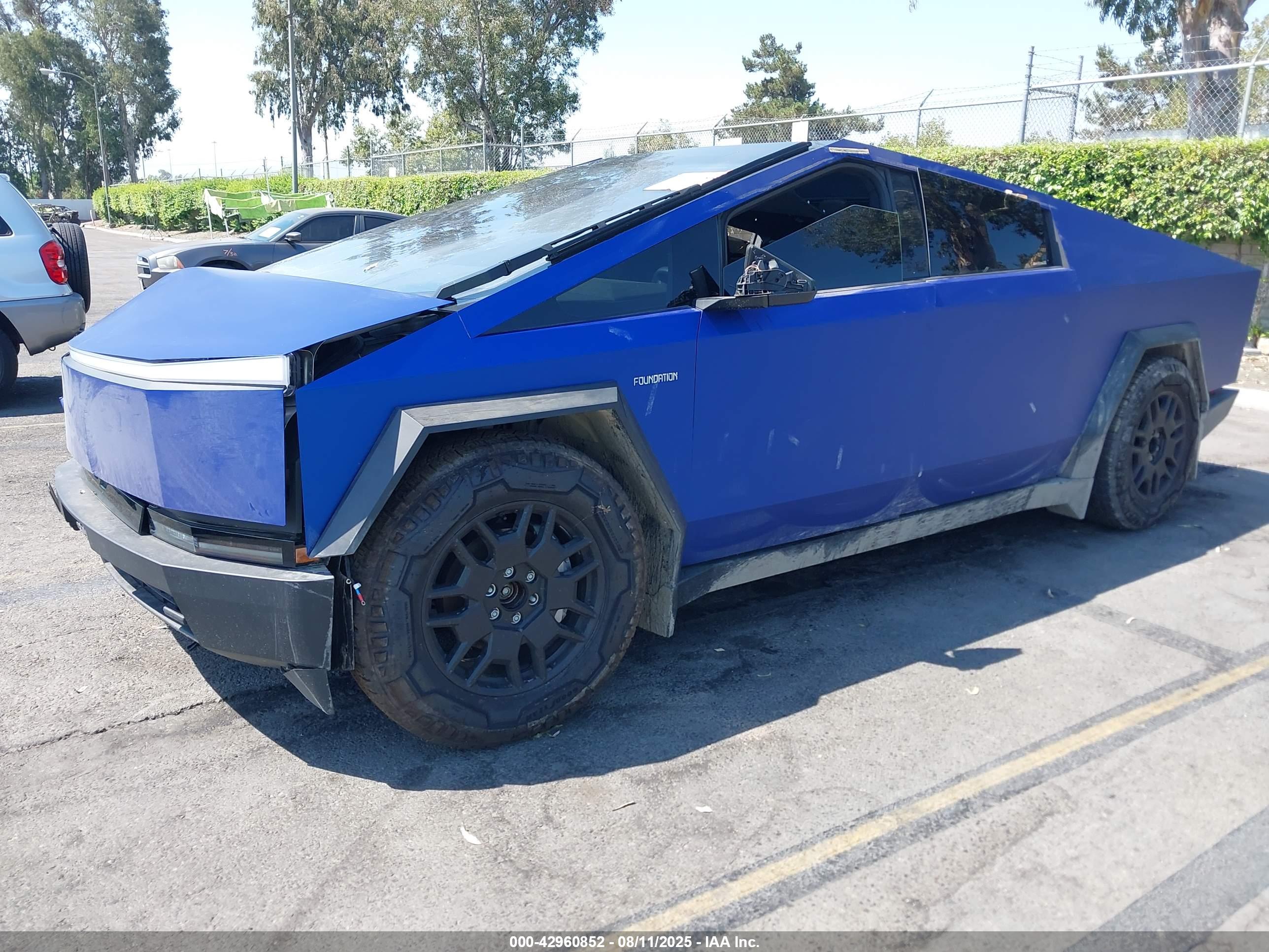TESLA CYBERTRUCK image 2