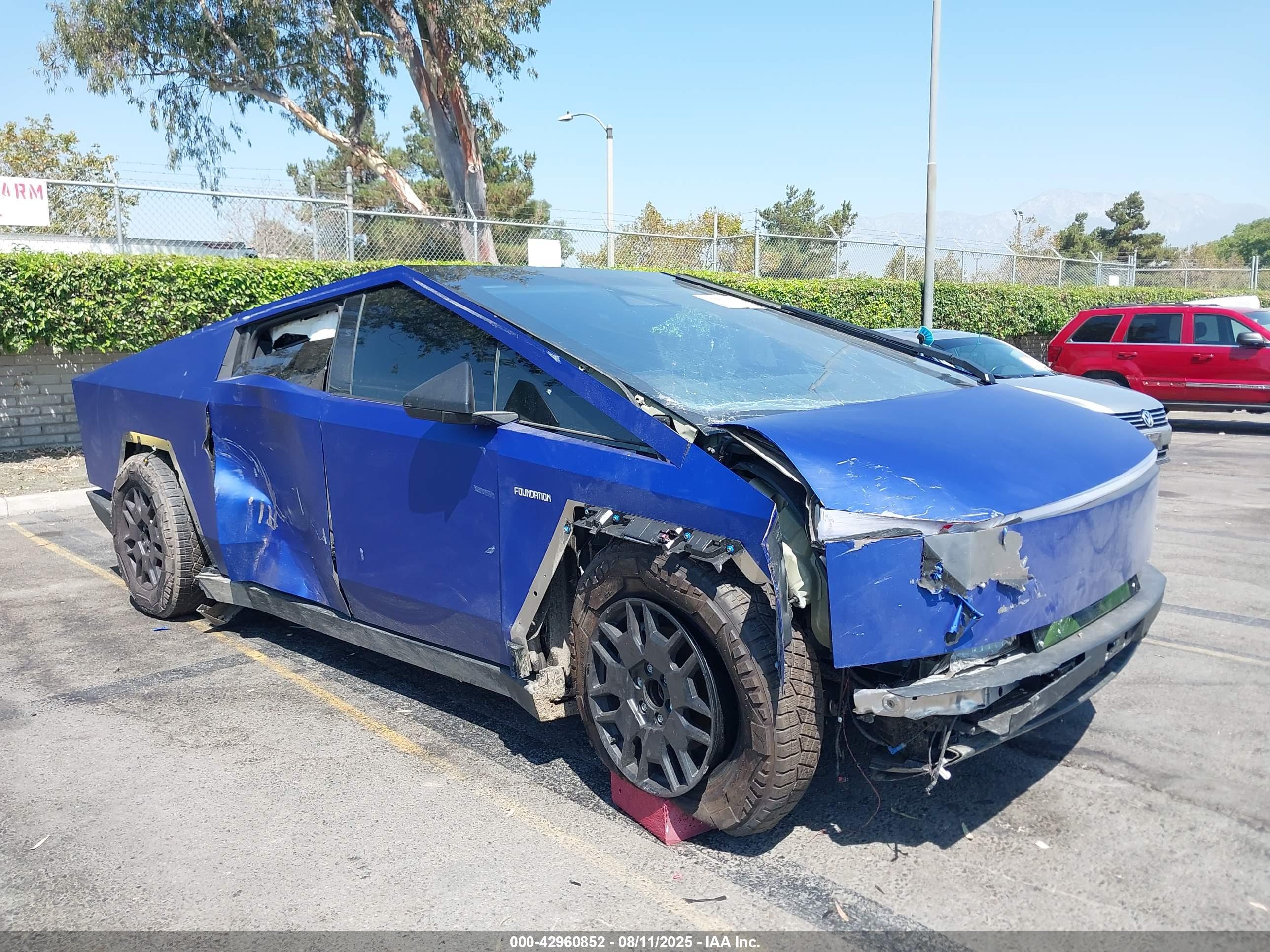 TESLA CYBERTRUCK image 6
