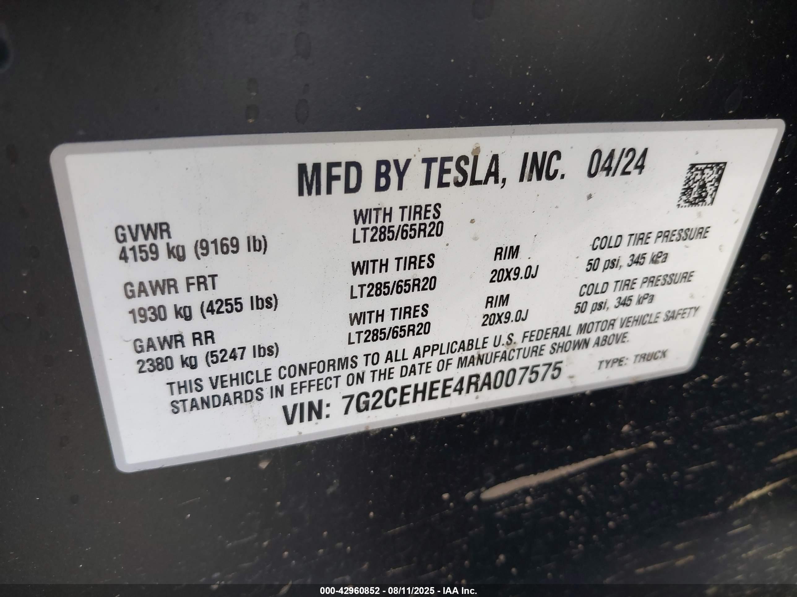 TESLA CYBERTRUCK image 9