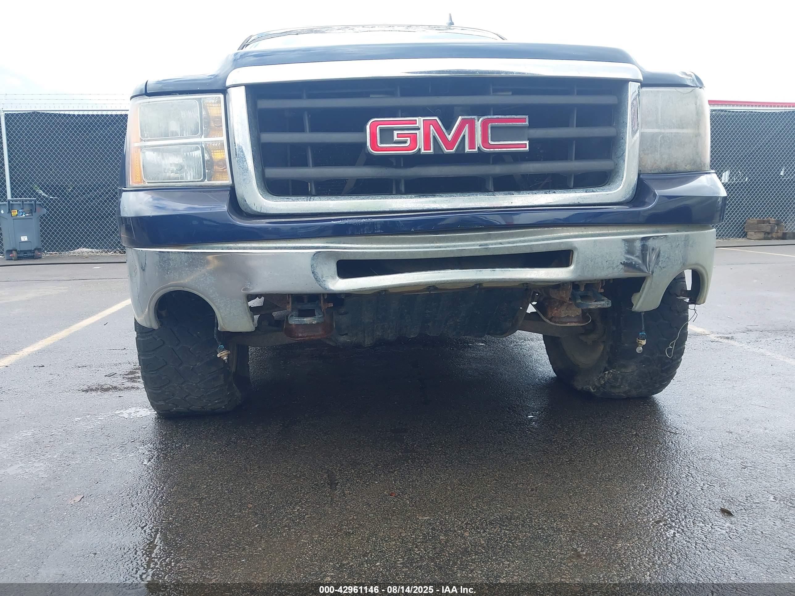 GMC SIERRA image 6