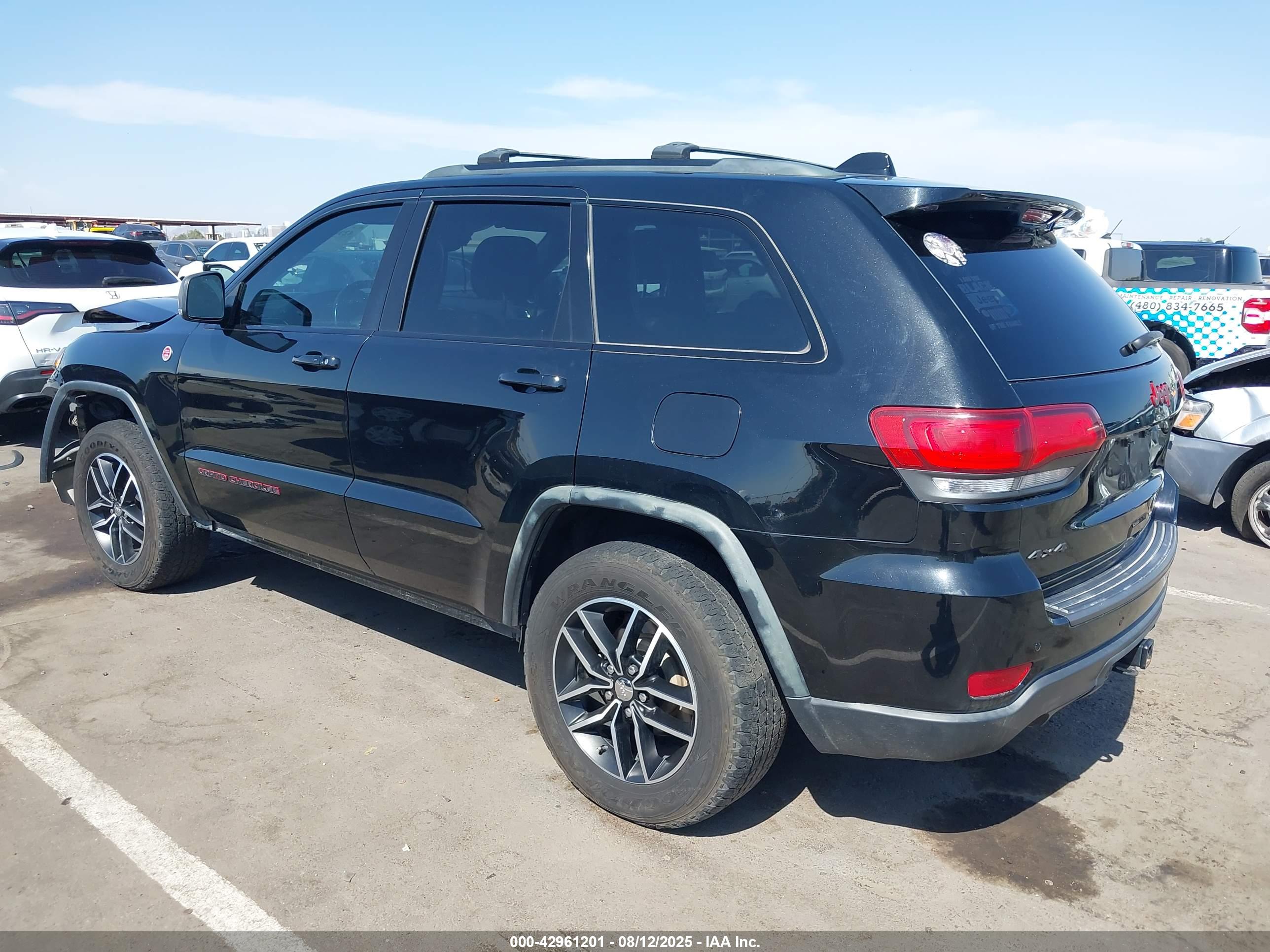 JEEP GRAND image 3