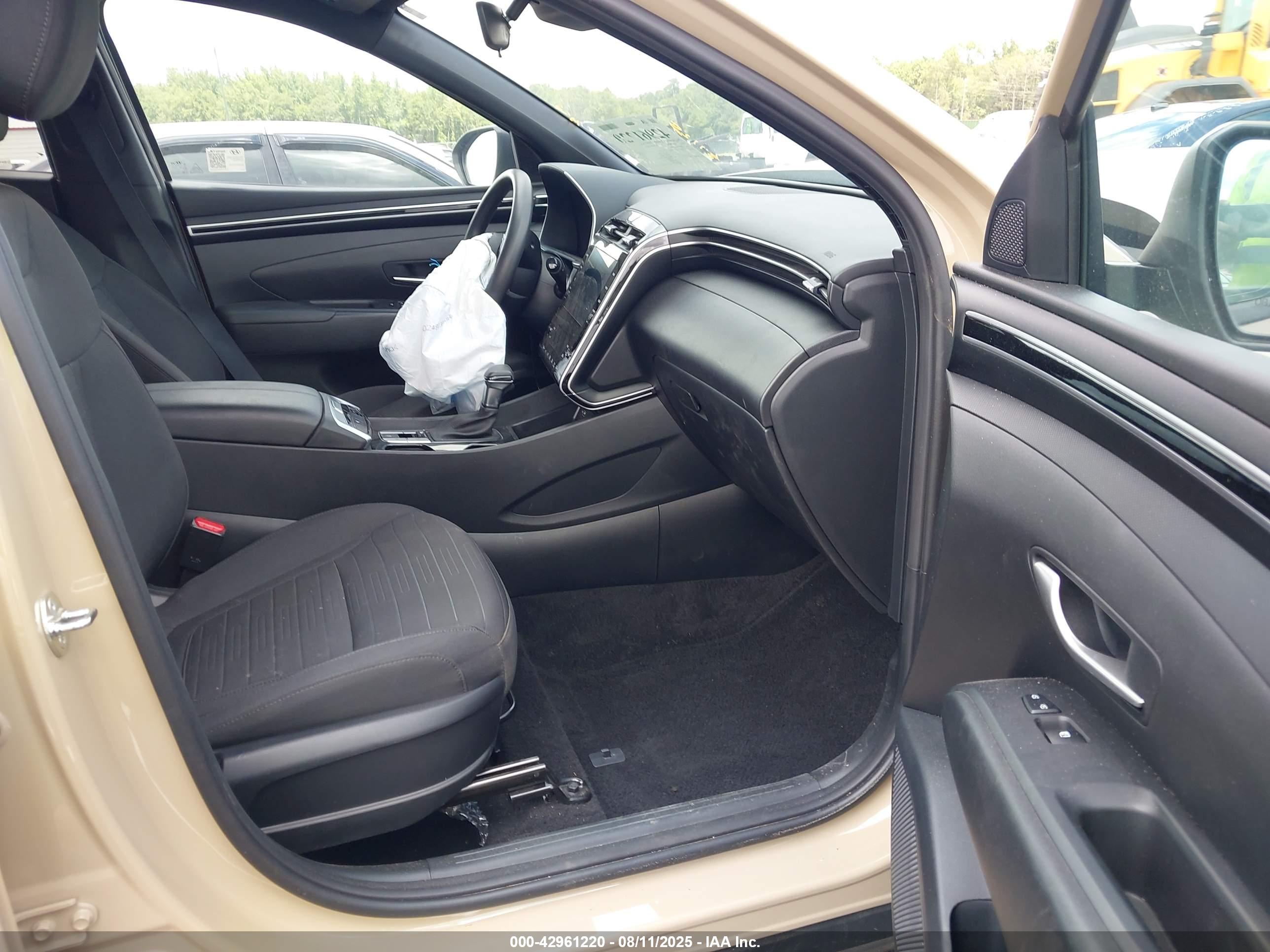 HYUNDAI SANTA image 5