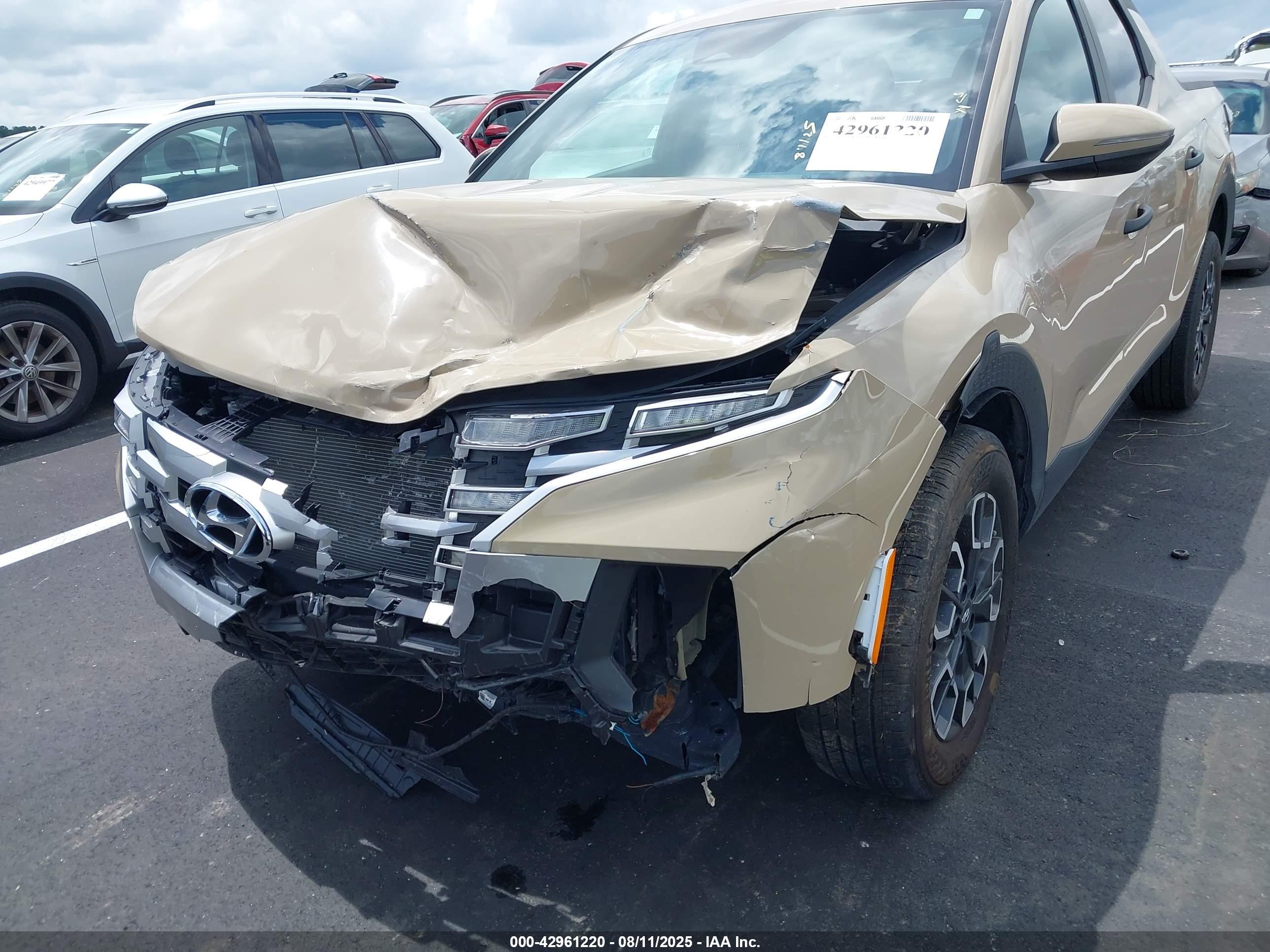 HYUNDAI SANTA image 6