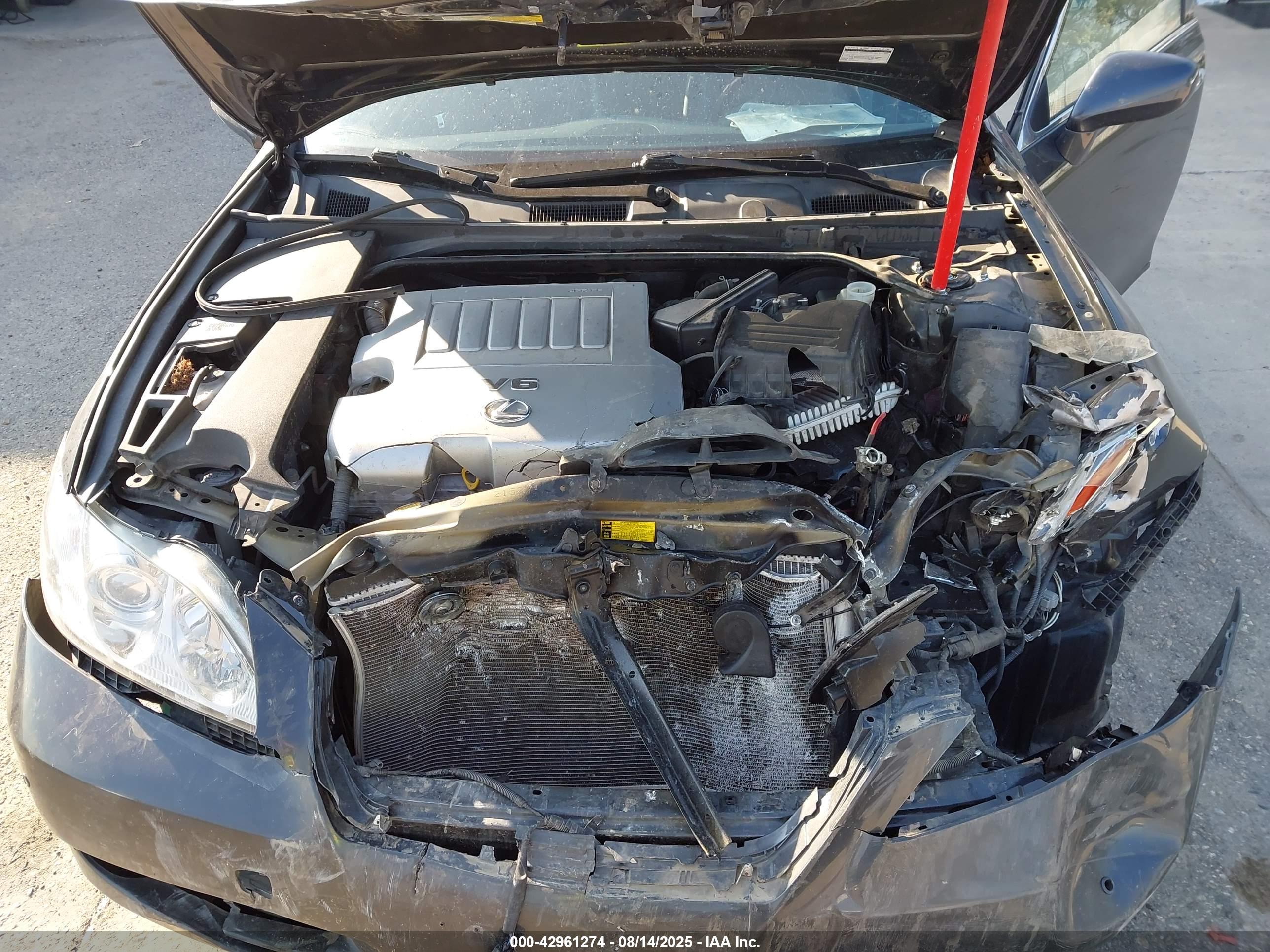 LEXUS ES image 10
