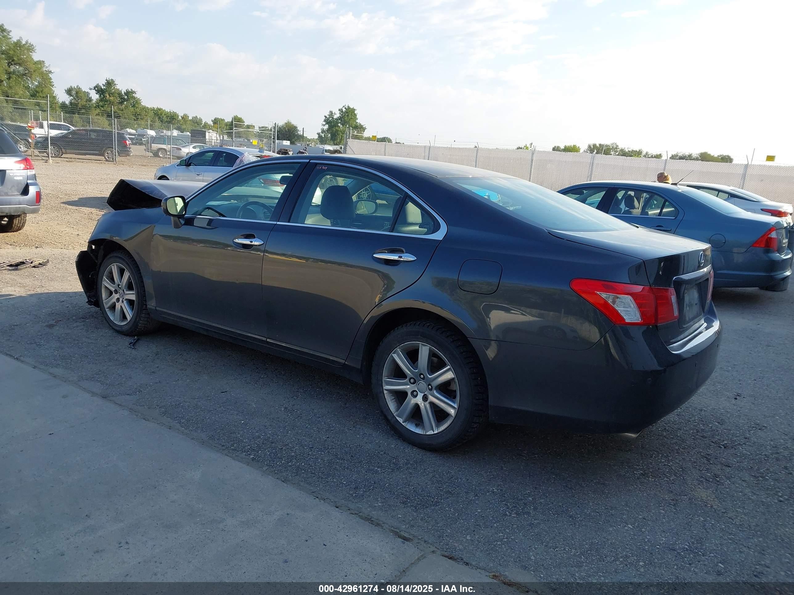 LEXUS ES image 3