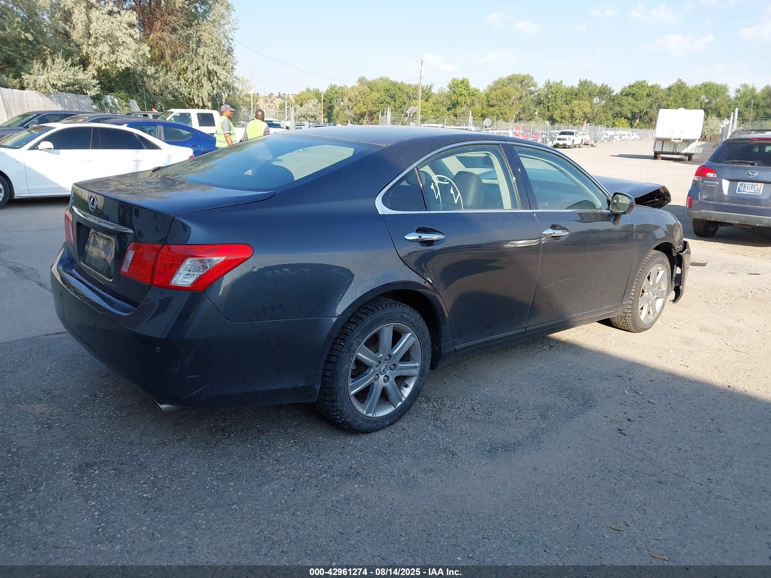 LEXUS ES image 4